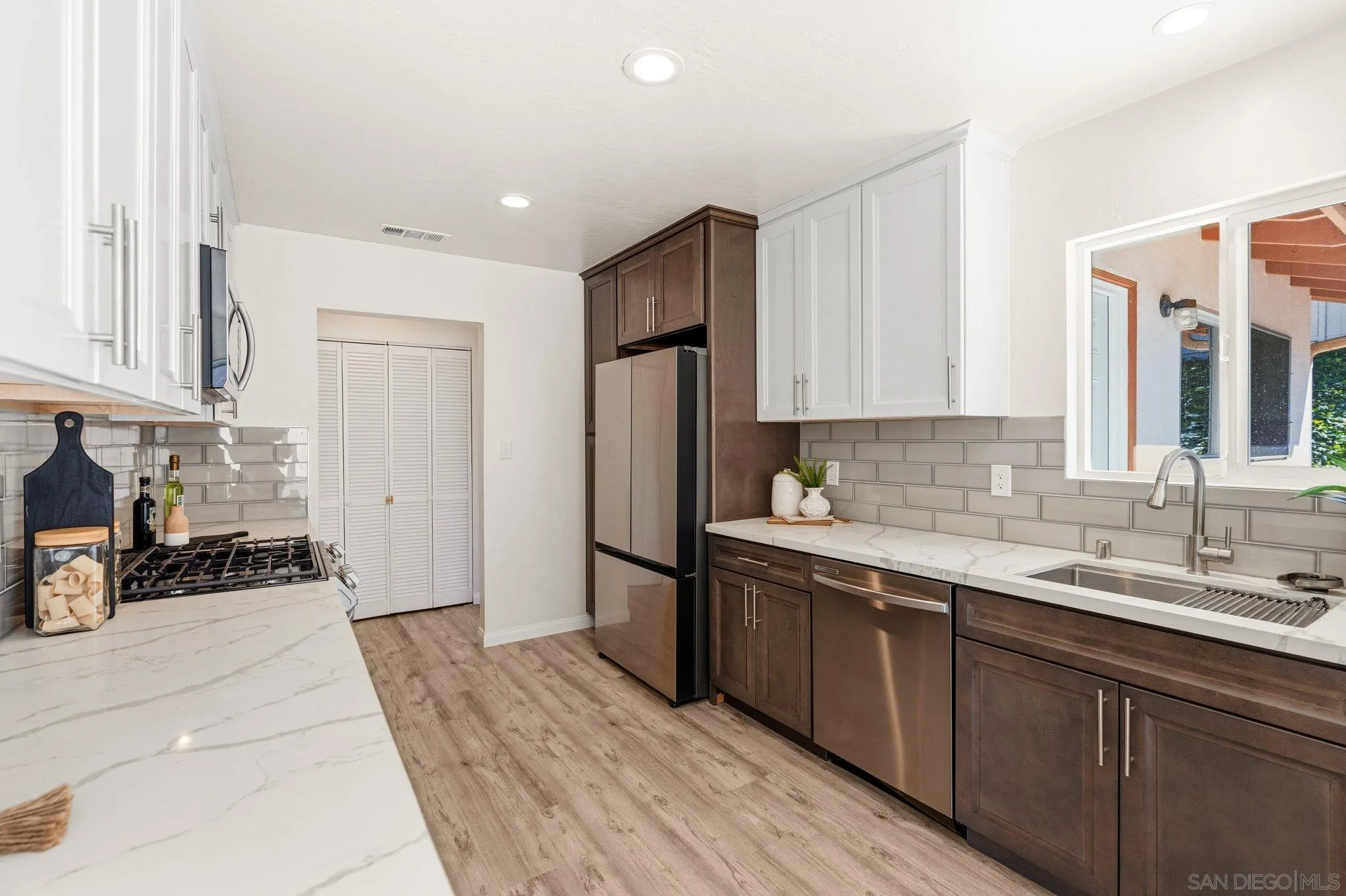 https://cdn.realtyfeed.com/cdn/127/260006088/10f40b320c1d2f153a96027f64c44018.webp