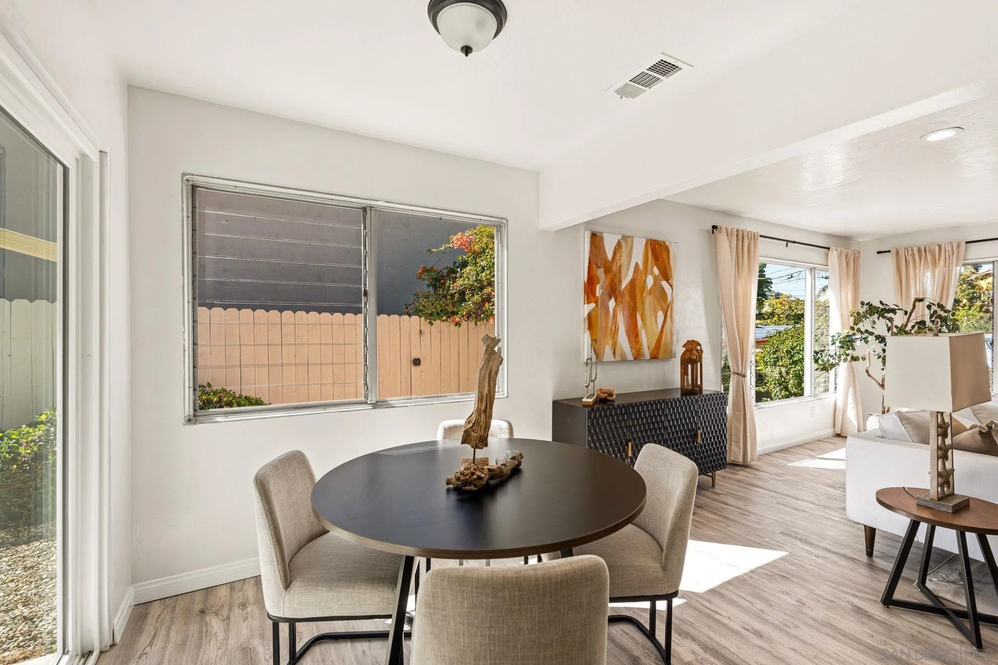https://cdn.realtyfeed.com/cdn/127/260006088/124070f32575c5d9d27eaeb54e0ad468.webp