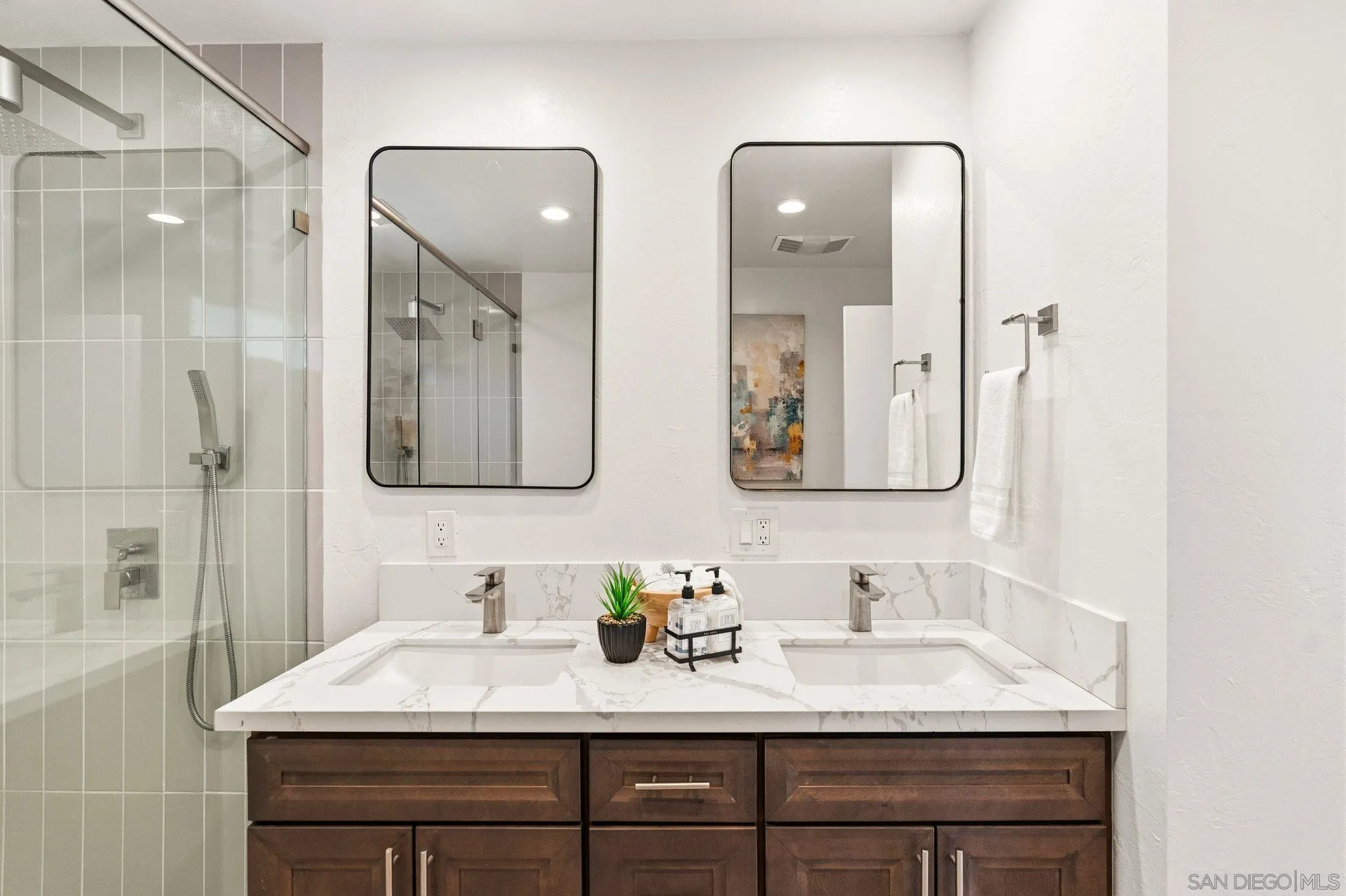 https://cdn.realtyfeed.com/cdn/127/260006088/17724ed9823c9eb23ce8e0279ad03459.webp