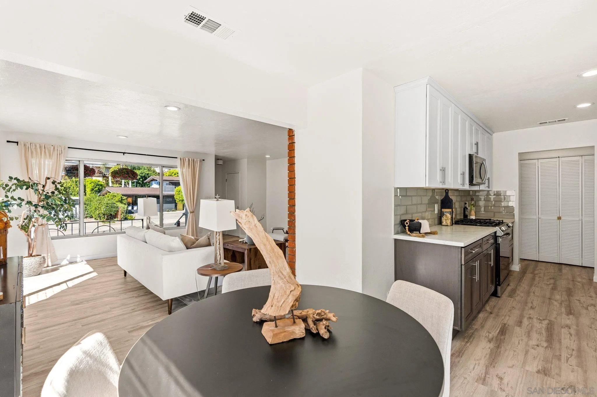 https://cdn.realtyfeed.com/cdn/127/260006088/2adcde34edec74b6f0636be2910a7261.webp