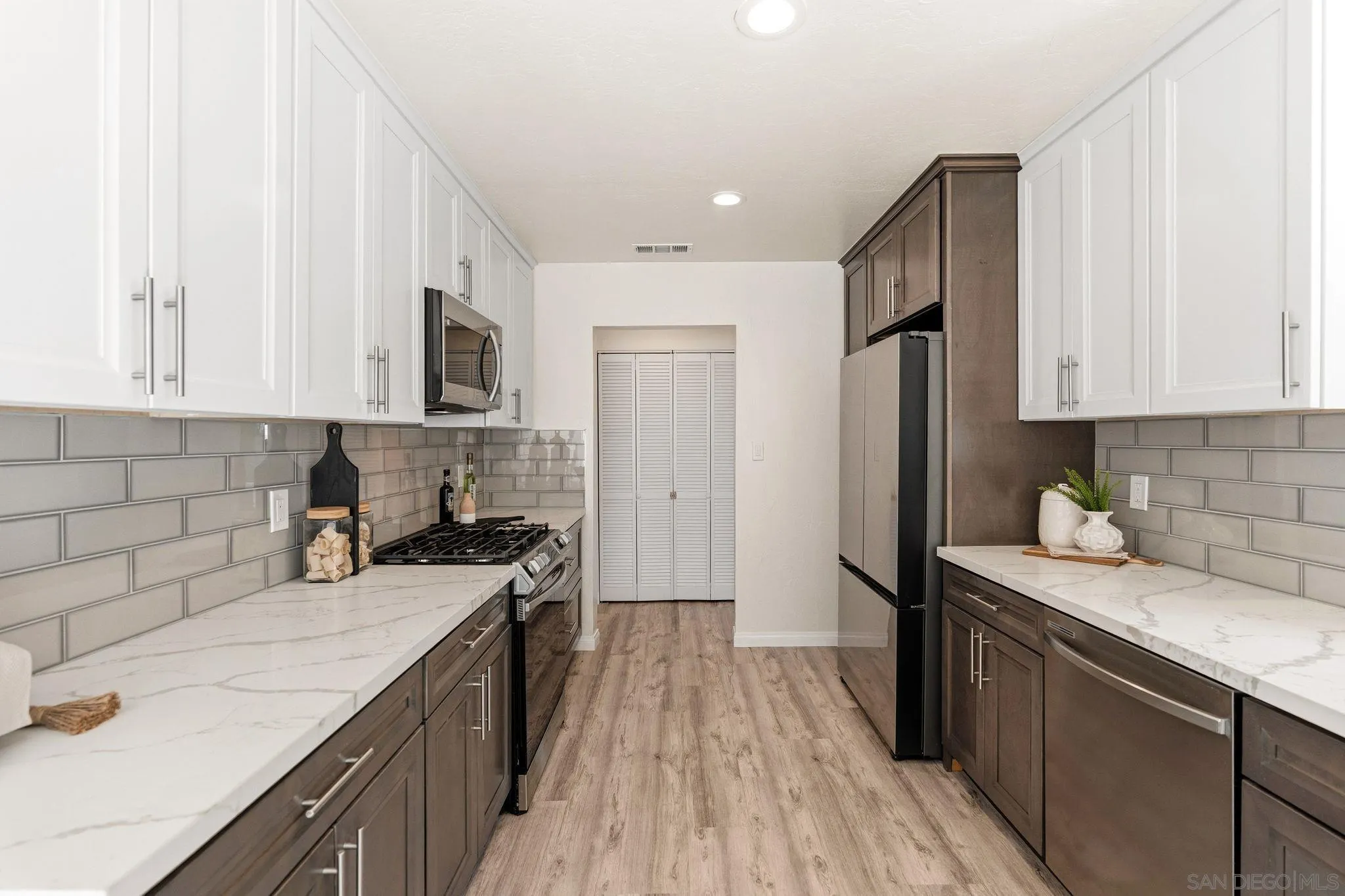 https://cdn.realtyfeed.com/cdn/127/260006088/4ab0110f56b2a5512304a8df3f4534eb.webp