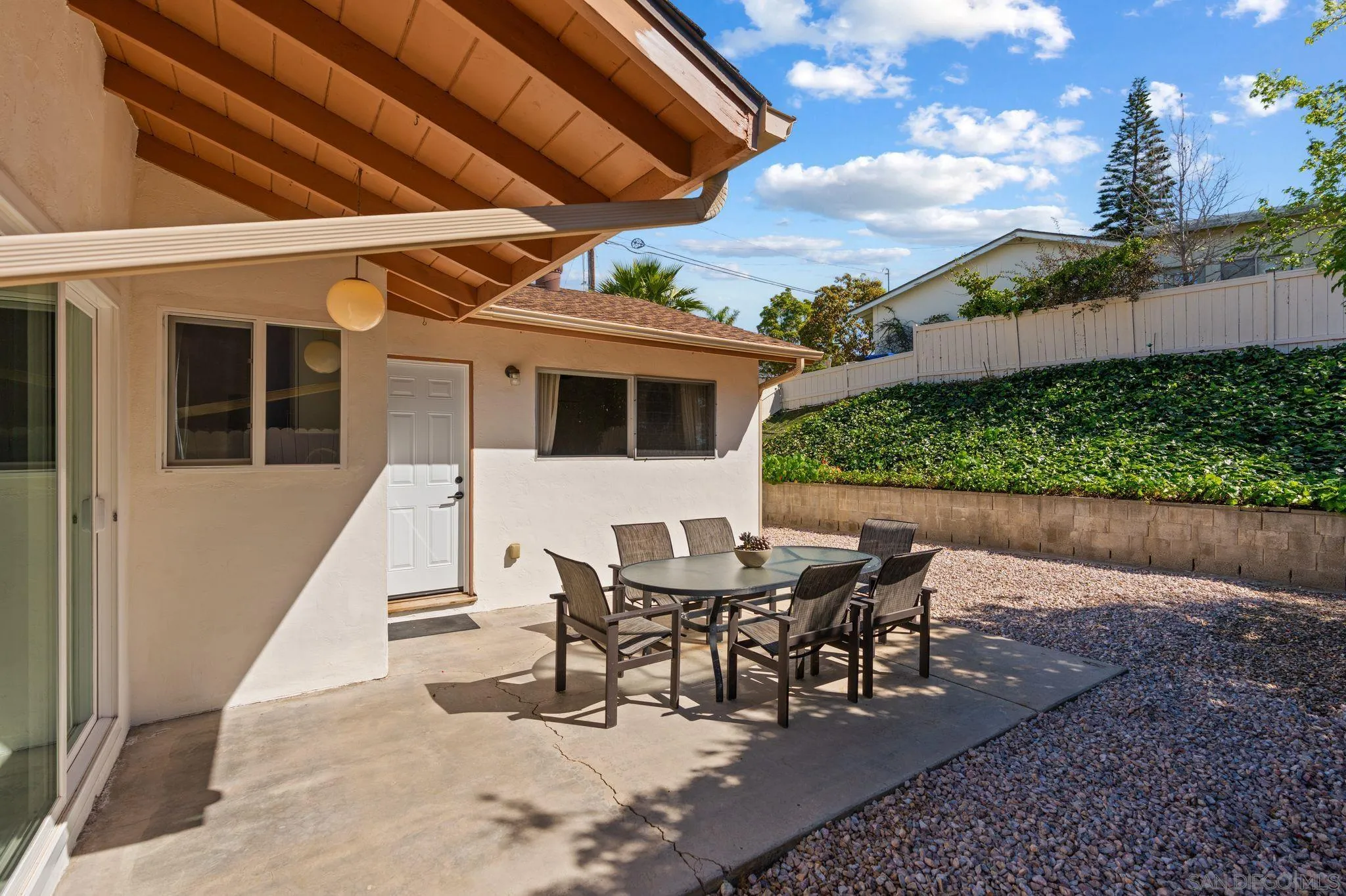 https://cdn.realtyfeed.com/cdn/127/260006088/58a2db9df0498c6258794c693606035e.webp