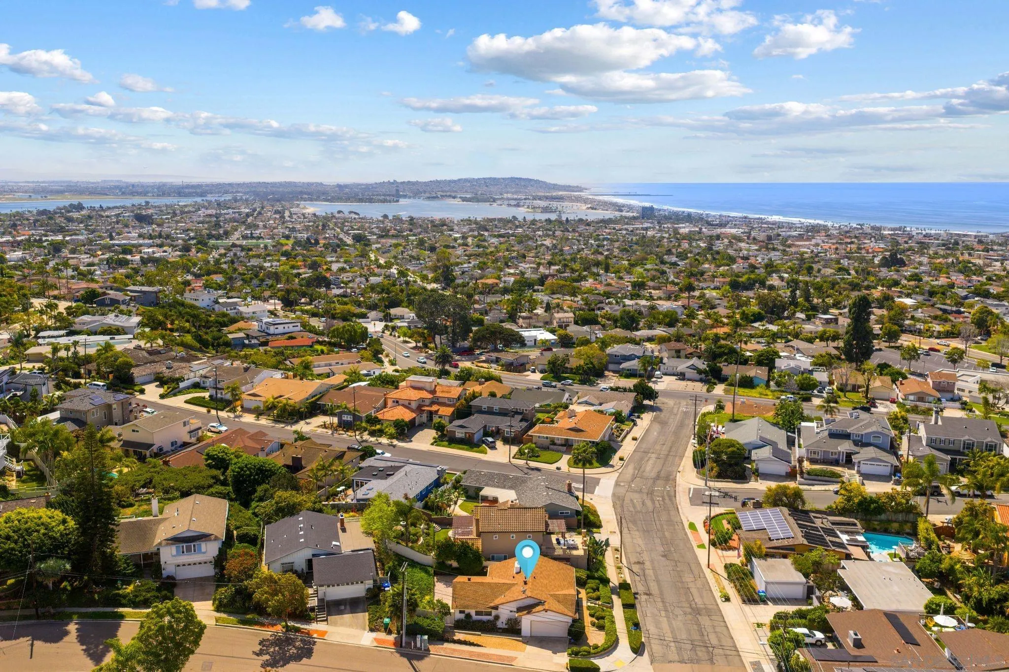 https://cdn.realtyfeed.com/cdn/127/260006088/5adcbdbe2ca791470c3e28123b9e9342.webp