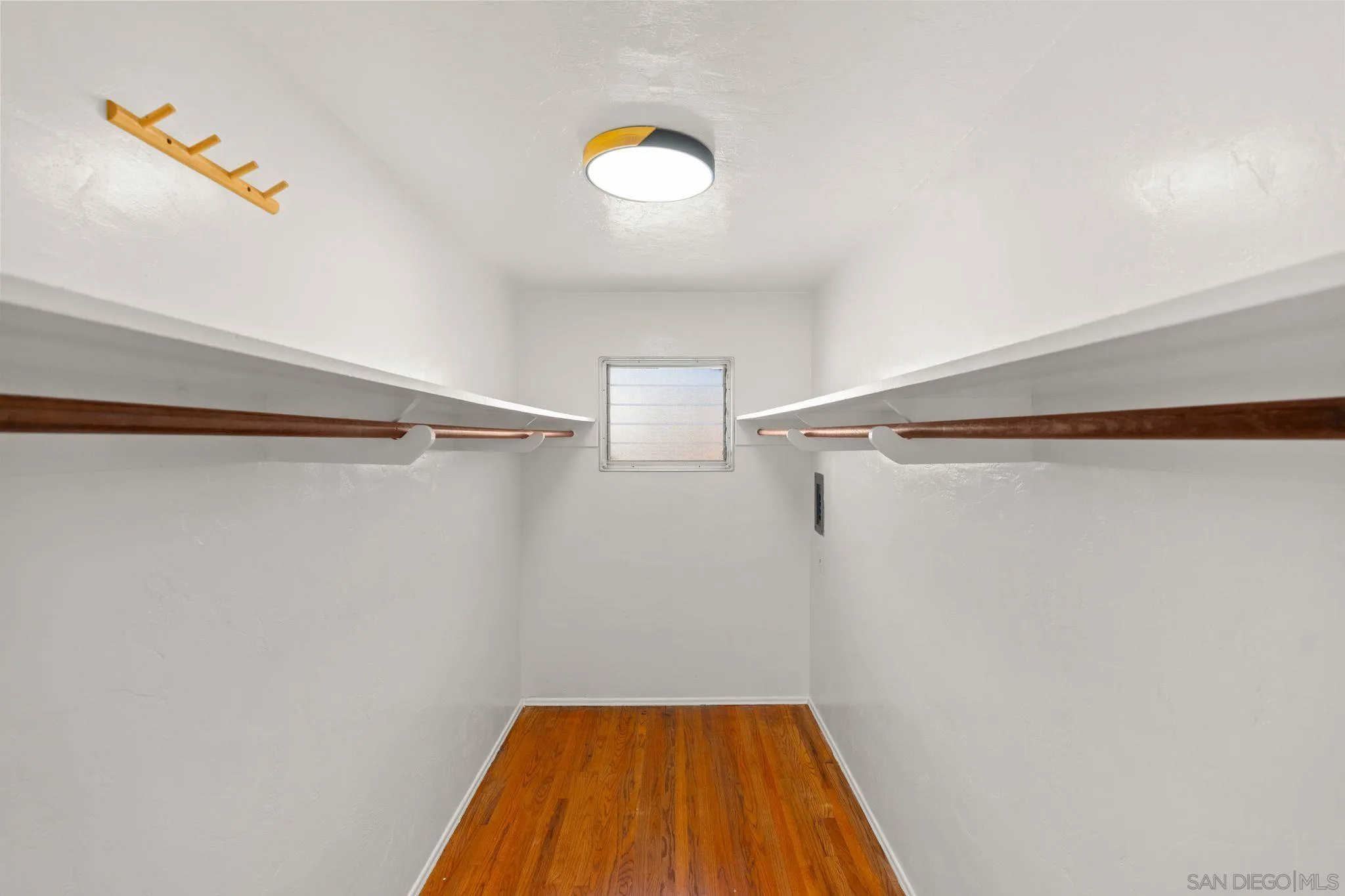 https://cdn.realtyfeed.com/cdn/127/260006088/ad32ece956e48a1441c658ffd5637a13.webp