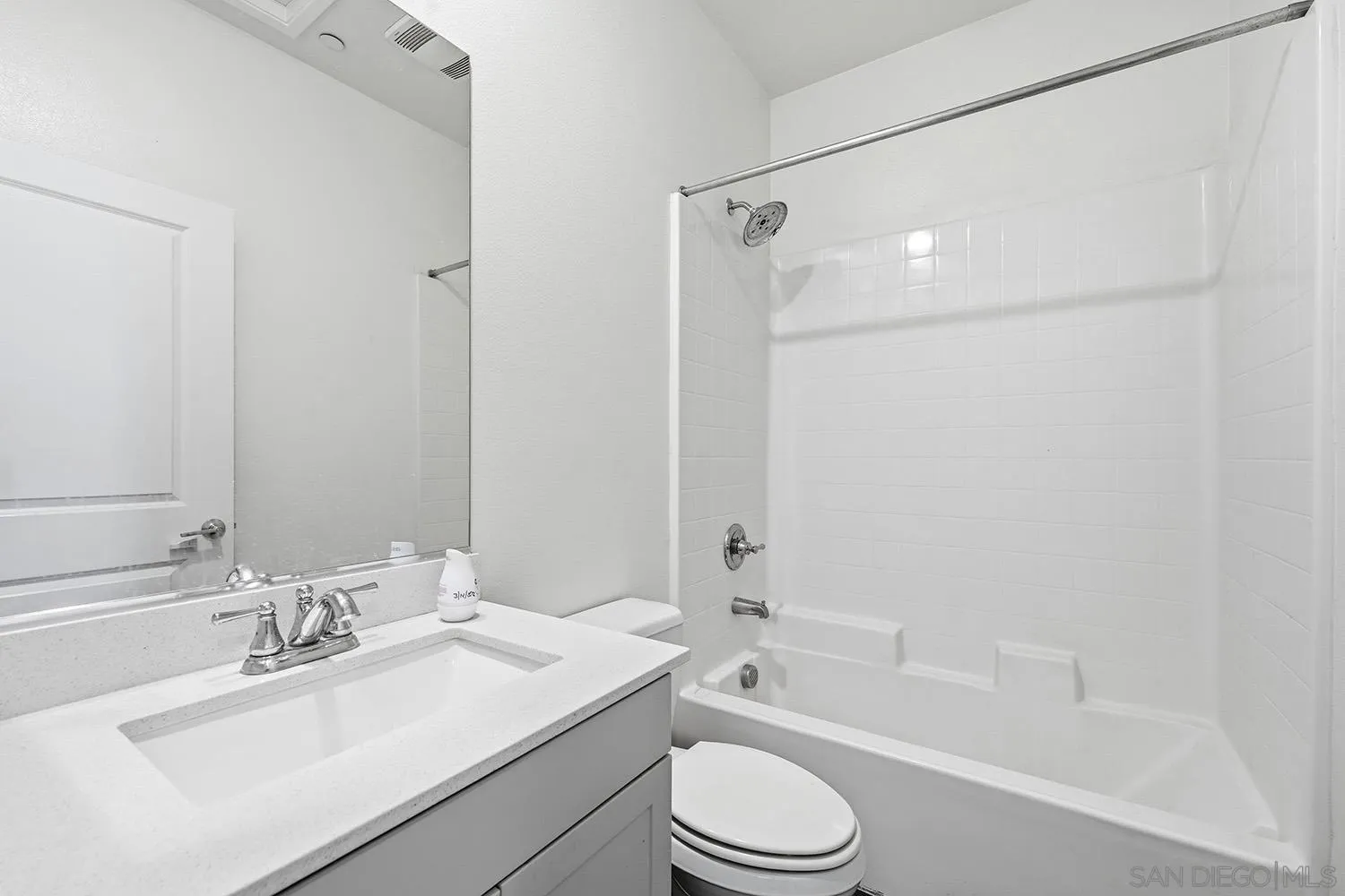 https://cdn.realtyfeed.com/cdn/127/260006095/099edc27b668a81470bc1e05d392717d.webp