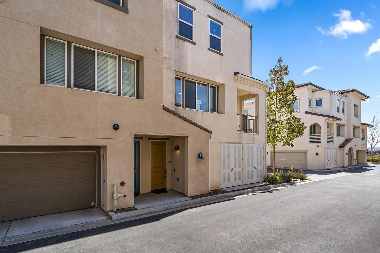 https://cdn.realtyfeed.com/cdn/127/260006095/841ffa84af3d3e14c11c2717a1dd059f.webp