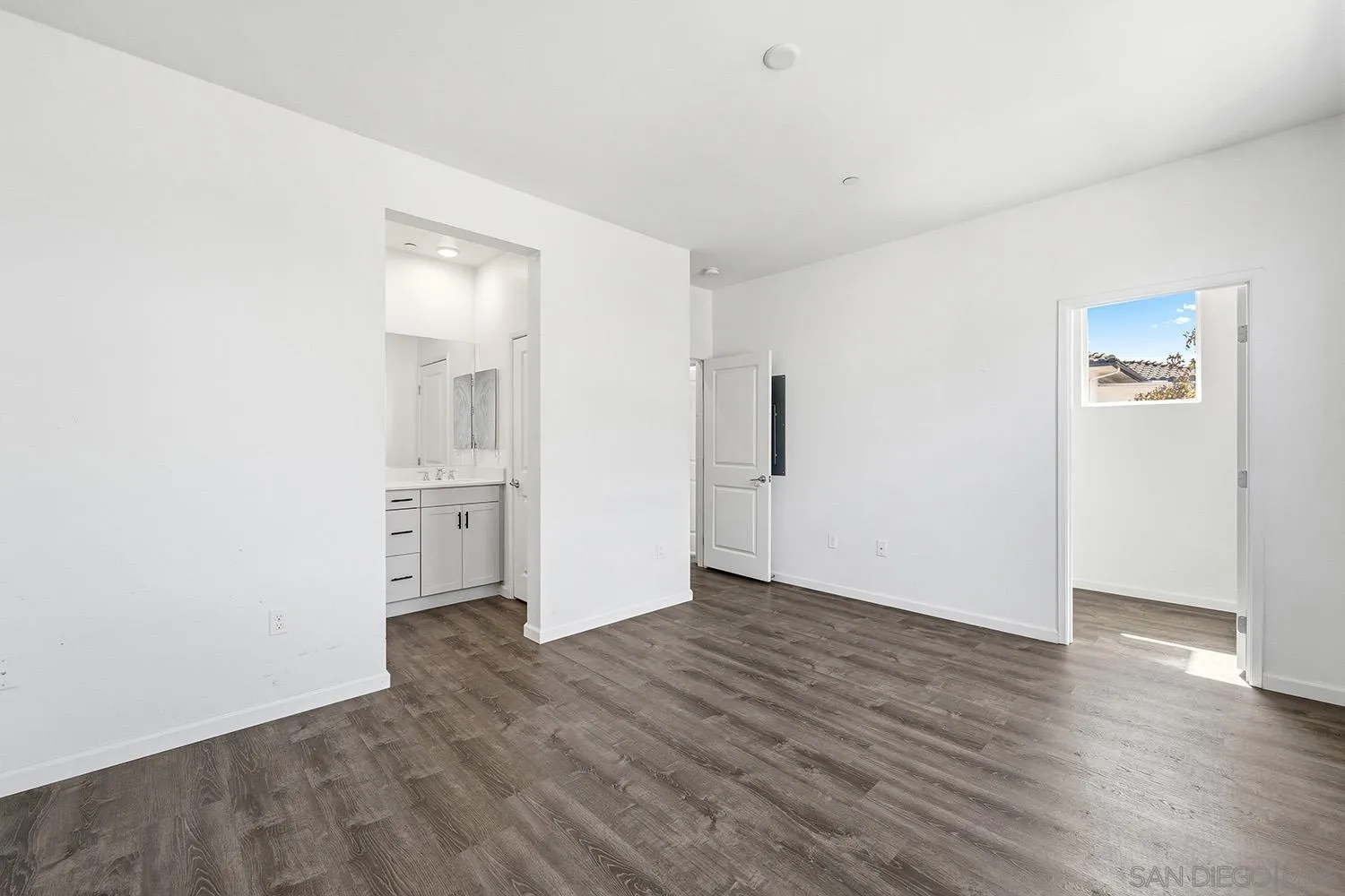 https://cdn.realtyfeed.com/cdn/127/260006095/99e25ad1d2be314ed567d2c97437059e.webp
