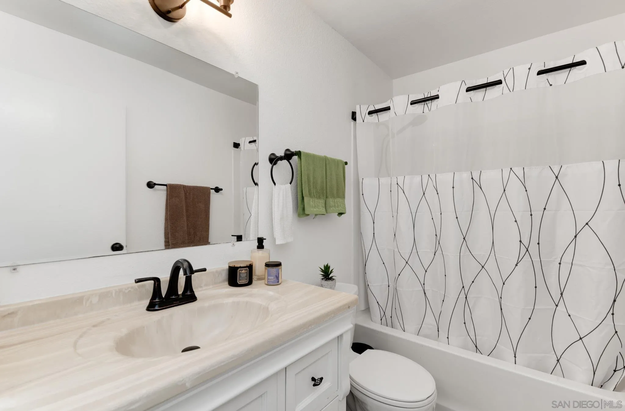 Photo #17: 260006101 Listing: Photo #17