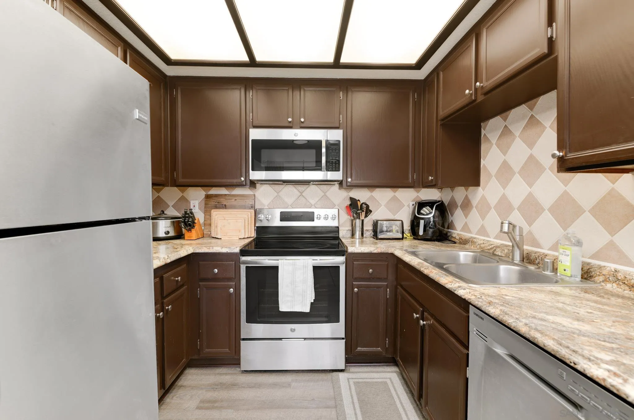 Photo #9: 260006101 Listing: Photo #9