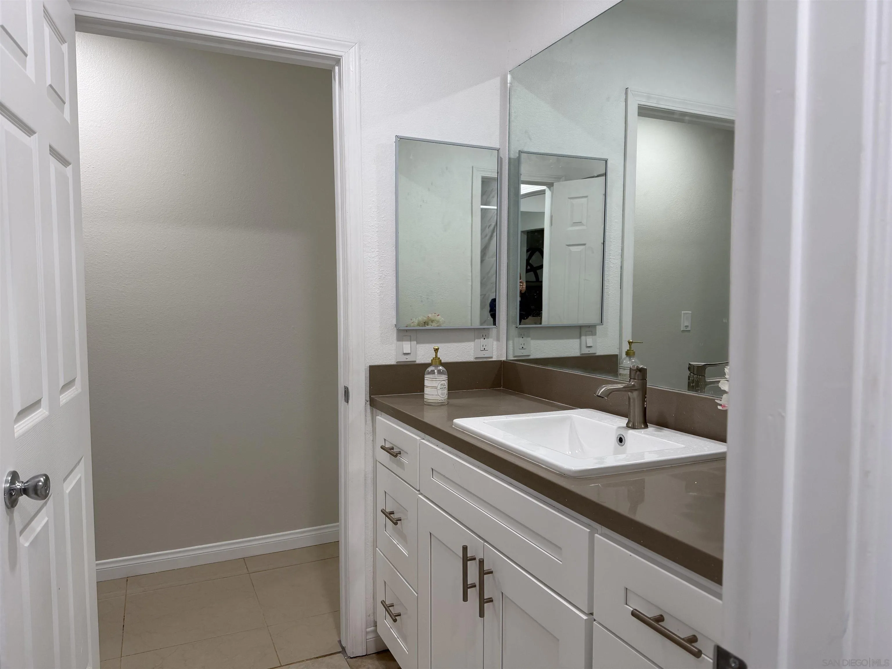 Photo #8: 260006102 Listing: Photo #8