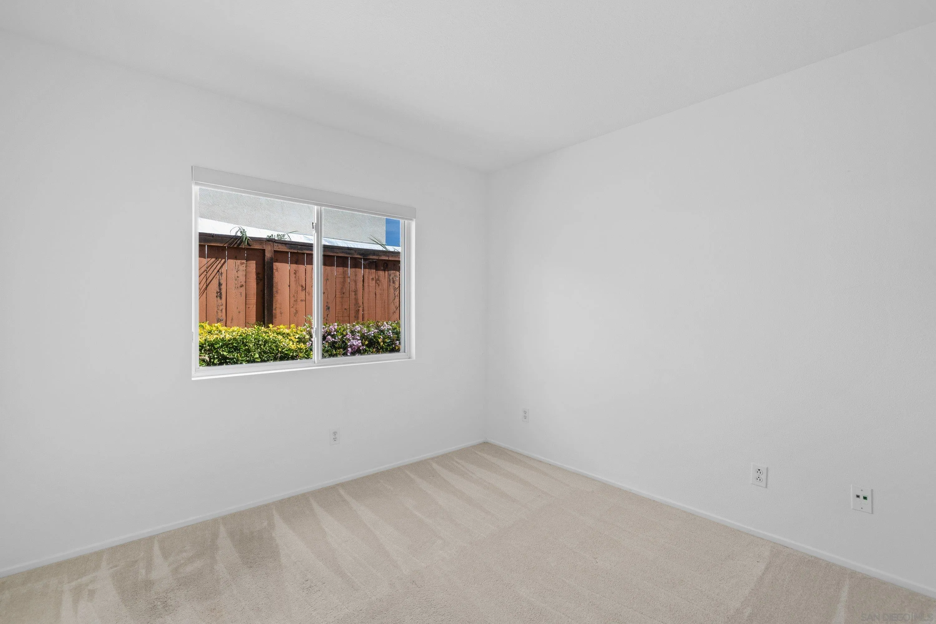 https://cdn.realtyfeed.com/cdn/127/260006114/279f47e5225cc338c99ed5005df9c51d.webp