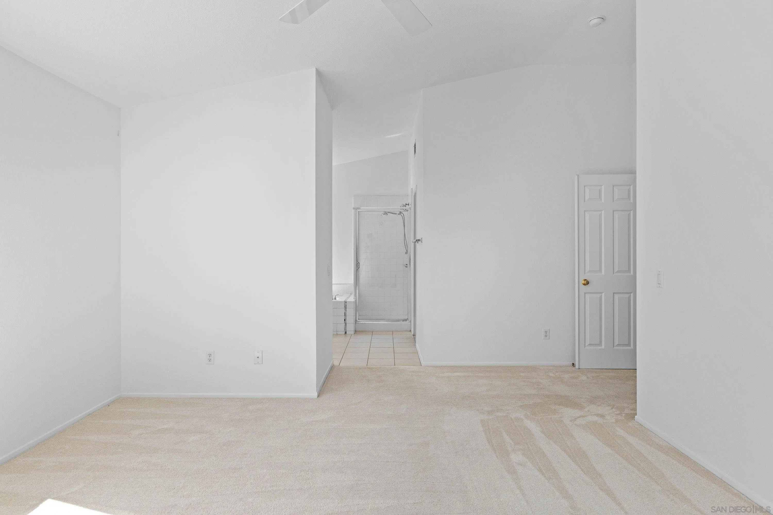 https://cdn.realtyfeed.com/cdn/127/260006114/3a2f95a10996be87bfa09059df41c040.webp