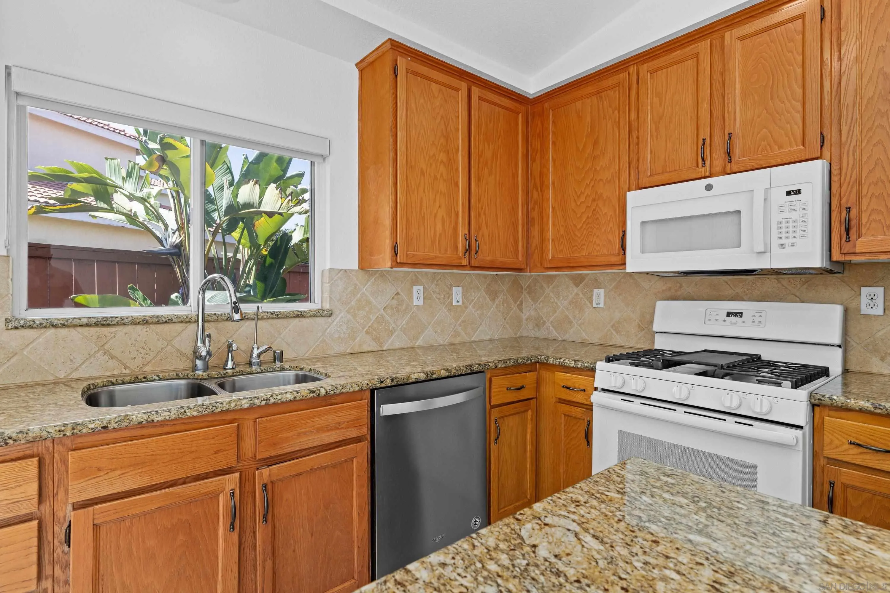 https://cdn.realtyfeed.com/cdn/127/260006114/6dd44e90e6006e565032371e7962fe1d.webp