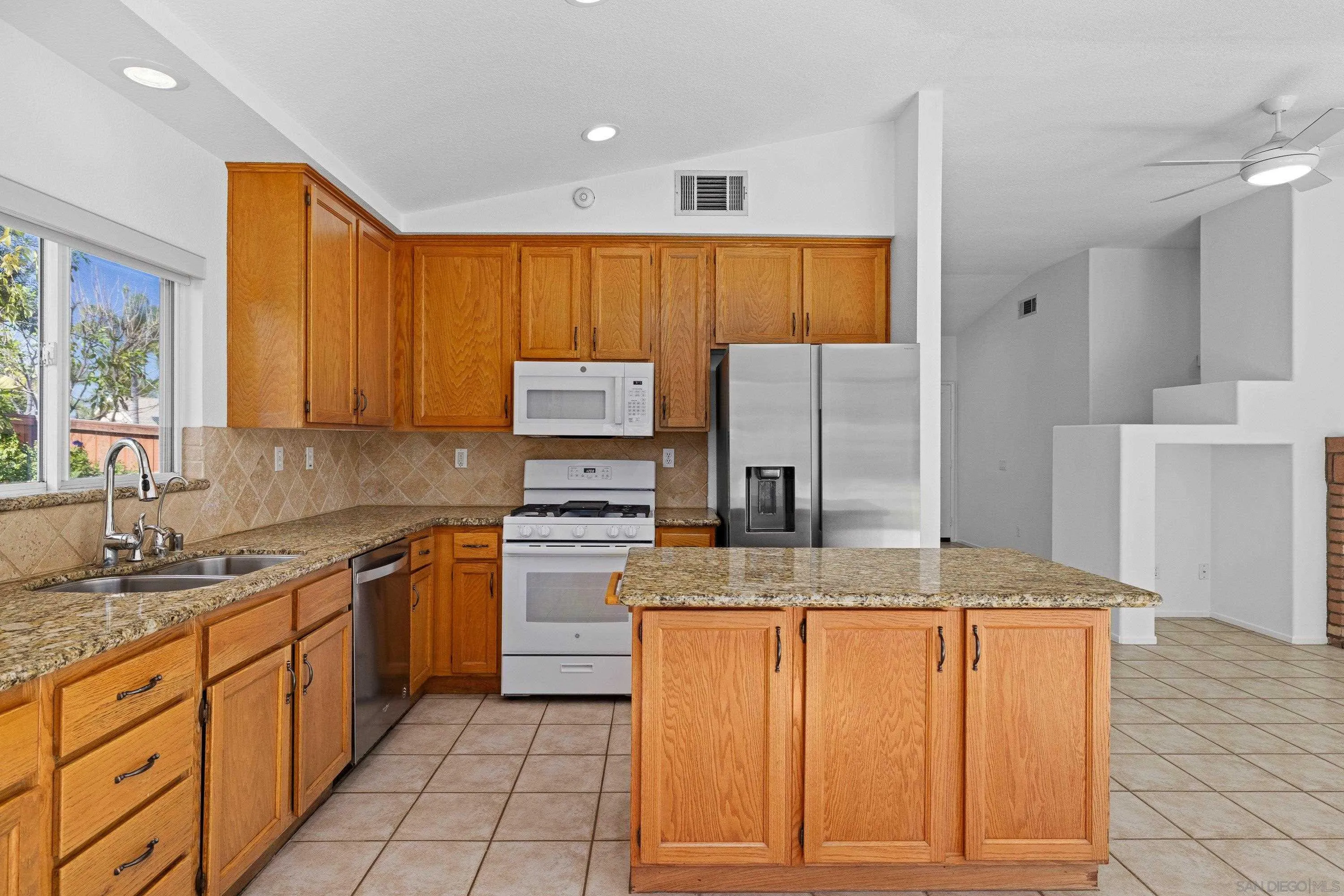 https://cdn.realtyfeed.com/cdn/127/260006114/9371f7436cb05d51ff03fa6e28fa2544.webp