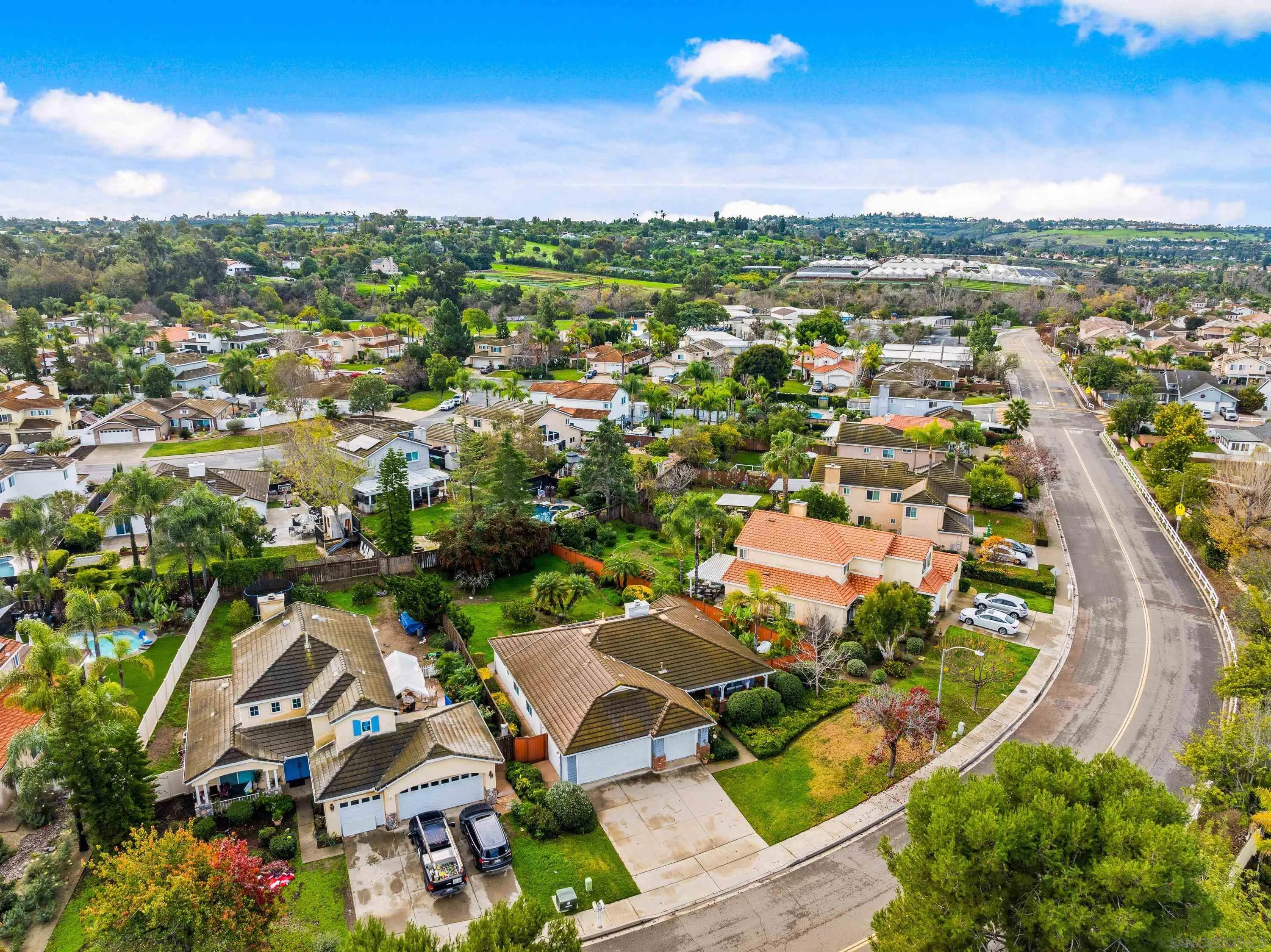 https://cdn.realtyfeed.com/cdn/127/260006114/abed747176b79edc3e9537652a51bfb0.webp