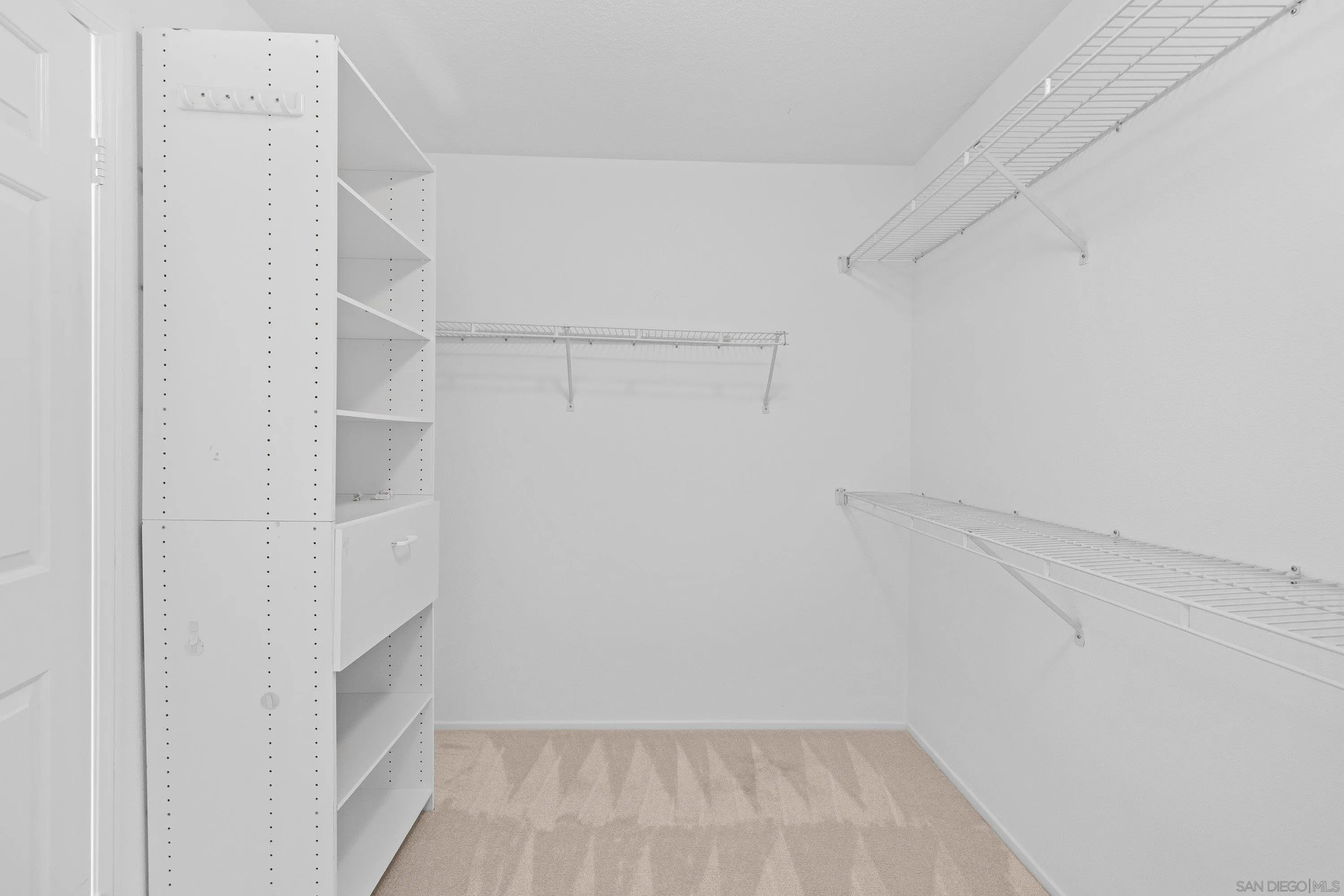 https://cdn.realtyfeed.com/cdn/127/260006114/ad1922b036ba40d5567919e21acf0a5f.webp