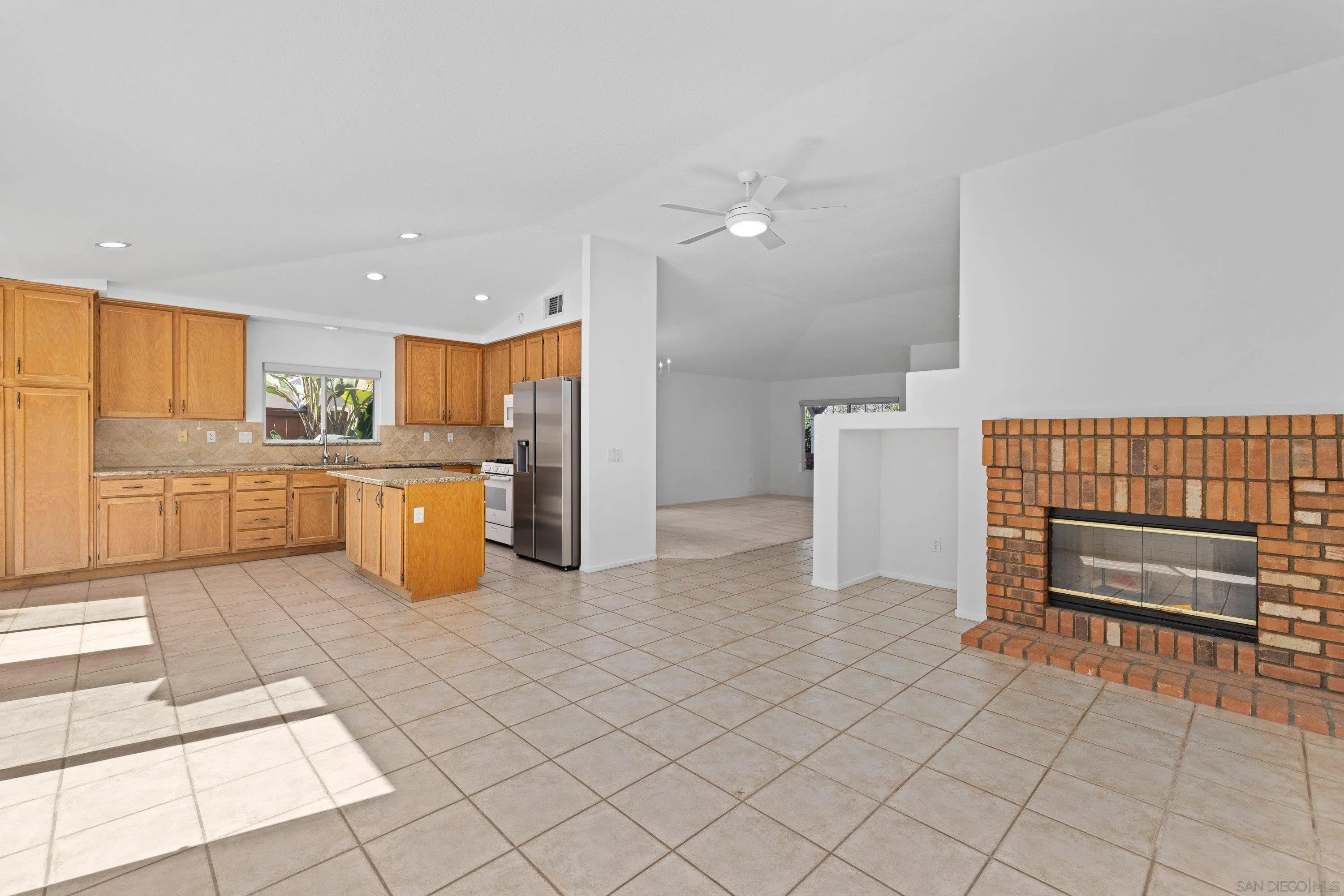 https://cdn.realtyfeed.com/cdn/127/260006114/b1f222ca87076b38776c315e7c8e1771.webp