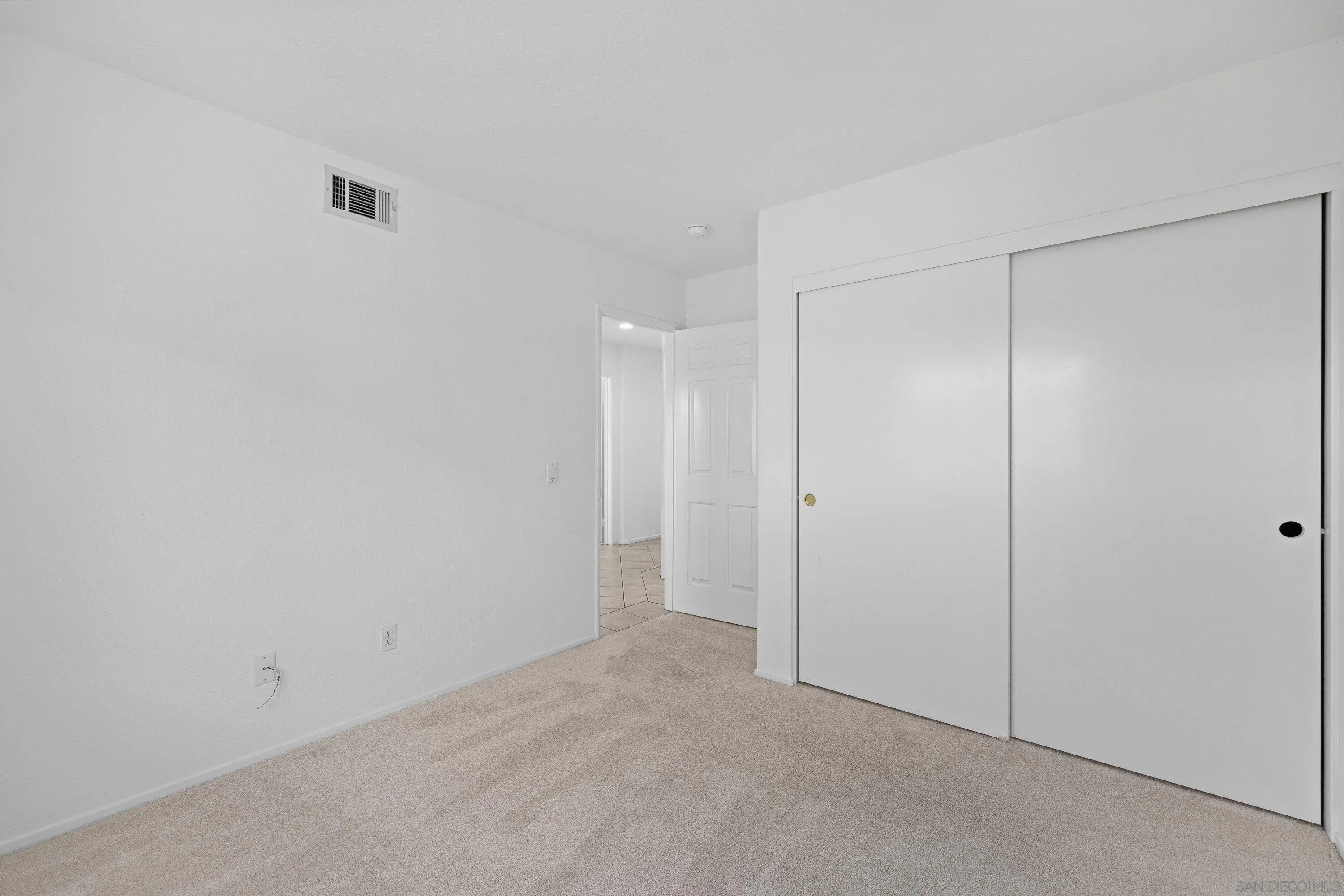 https://cdn.realtyfeed.com/cdn/127/260006114/f005db05340ecd827942e202f3a4e8ed.webp