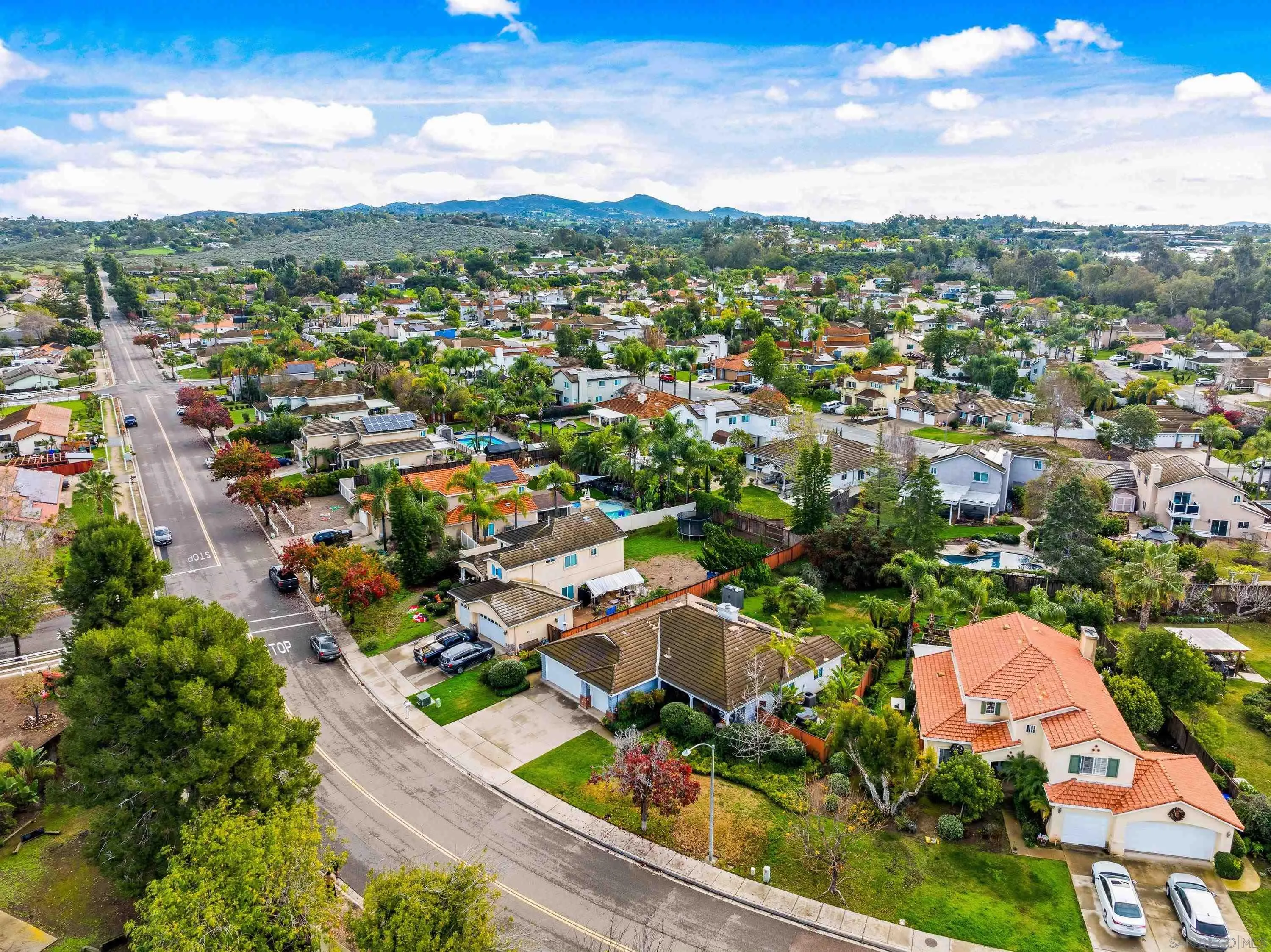 https://cdn.realtyfeed.com/cdn/127/260006114/f1060fa8ca5ff49bfdb2c609d7f54db3.webp