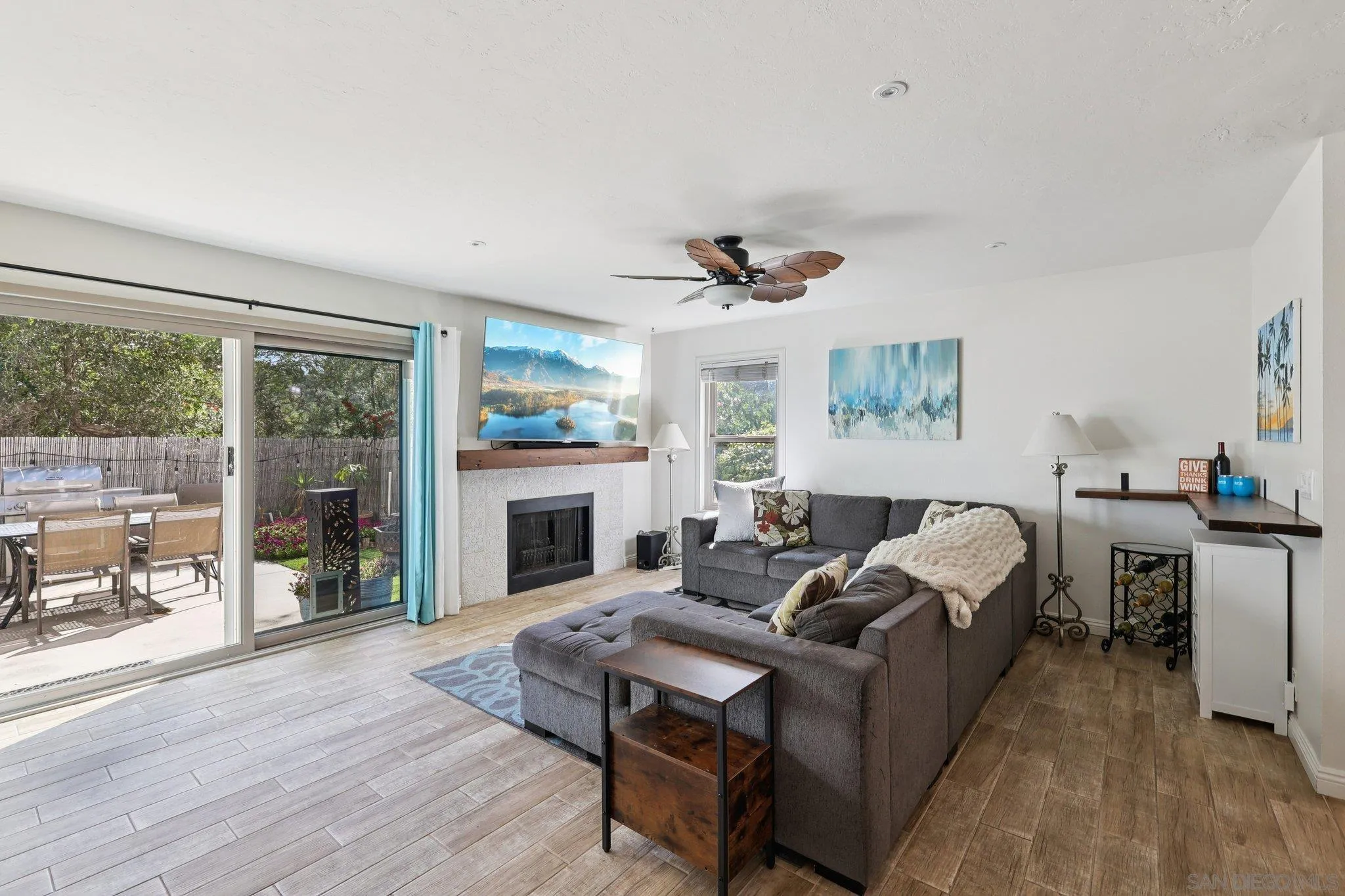 https://cdn.realtyfeed.com/cdn/127/260006118/552f1cf5d0370f40d3cdd6b17eeb970f.webp