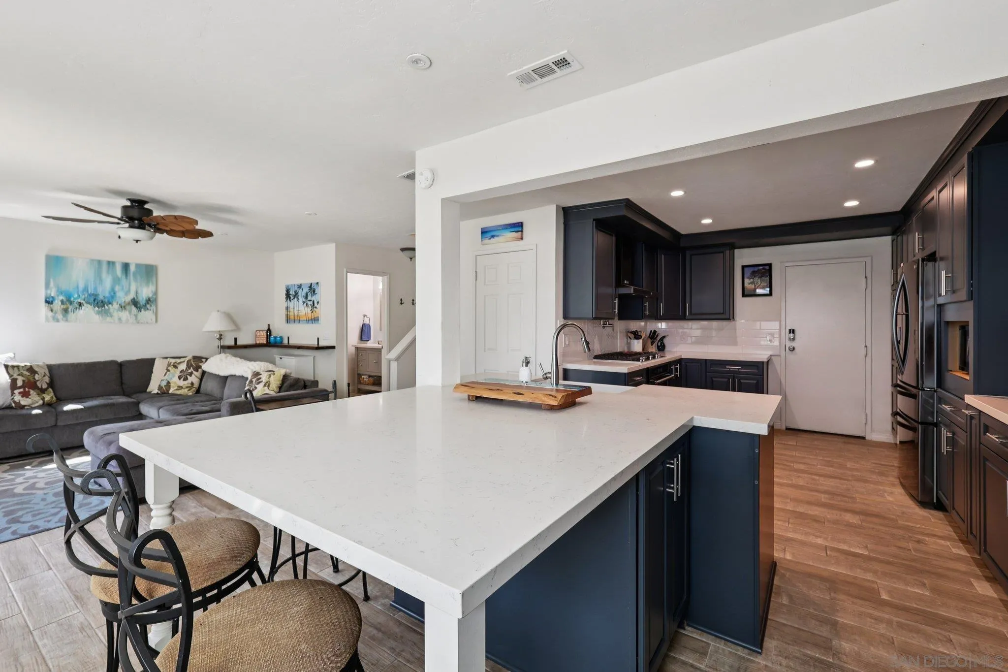 https://cdn.realtyfeed.com/cdn/127/260006118/dad9c606a5acffd4f0288349c978d2cb.webp