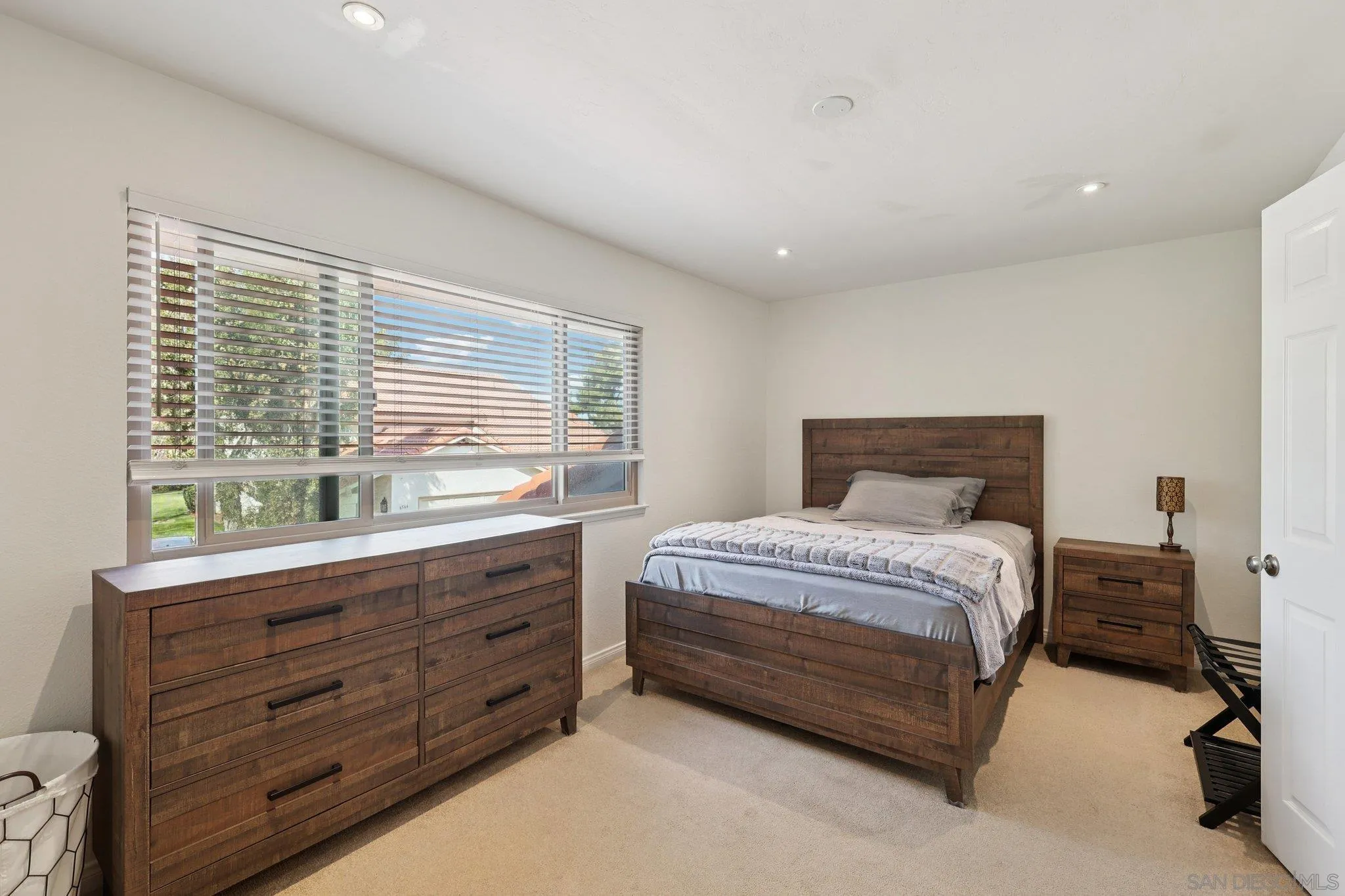 https://cdn.realtyfeed.com/cdn/127/260006118/e70a48e885f2c99c1c0b580c20ac91e5.webp