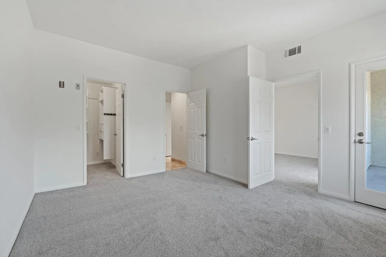 Photo #8: 260006125 Listing: Photo #8
