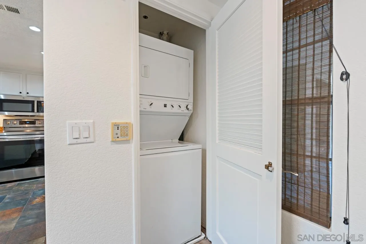 Photo #15: 260006125 Listing: Photo #15