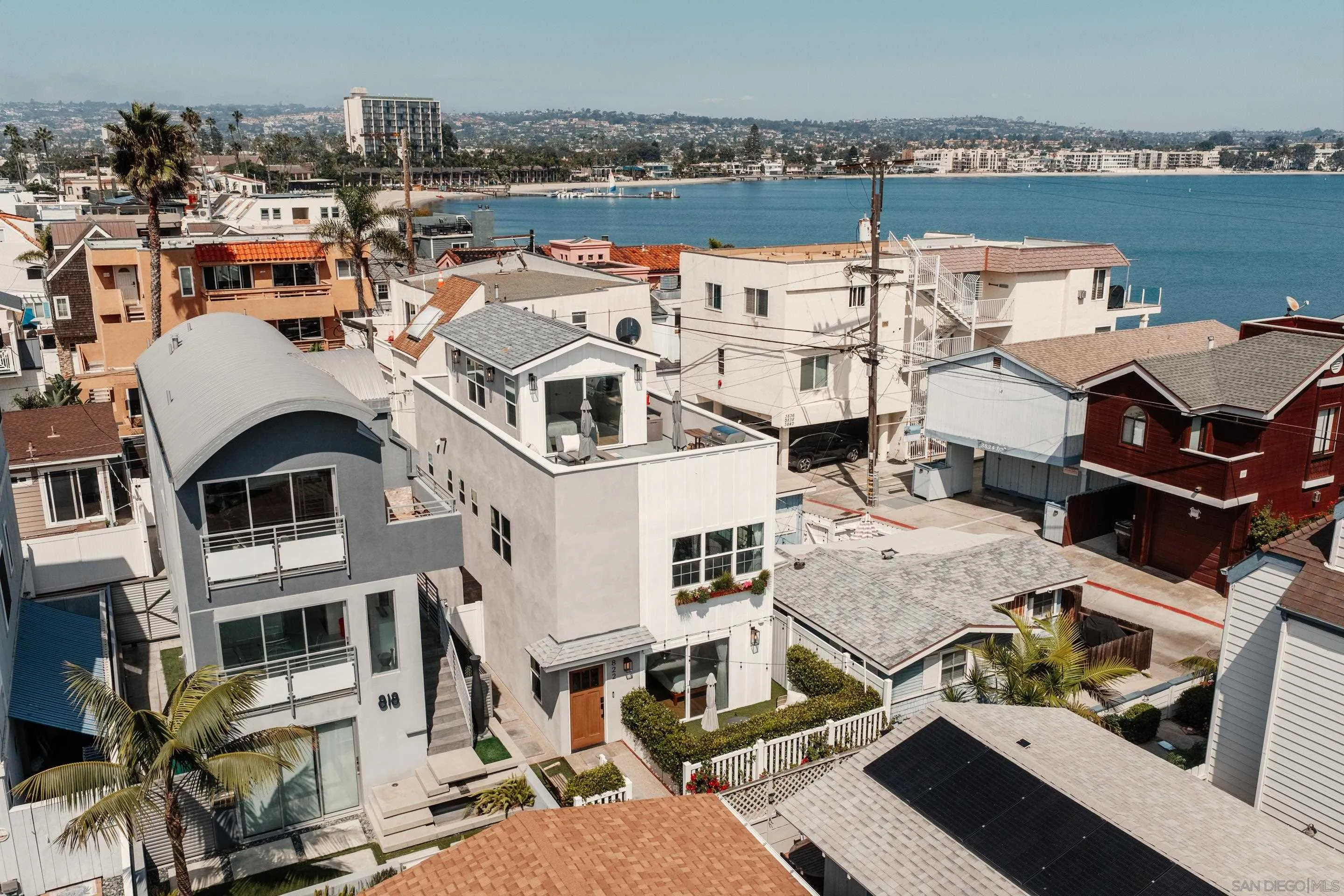 https://cdn.realtyfeed.com/cdn/127/260006129/2dd9828dc8982ba588ba6f6ebb11f98b.webp
