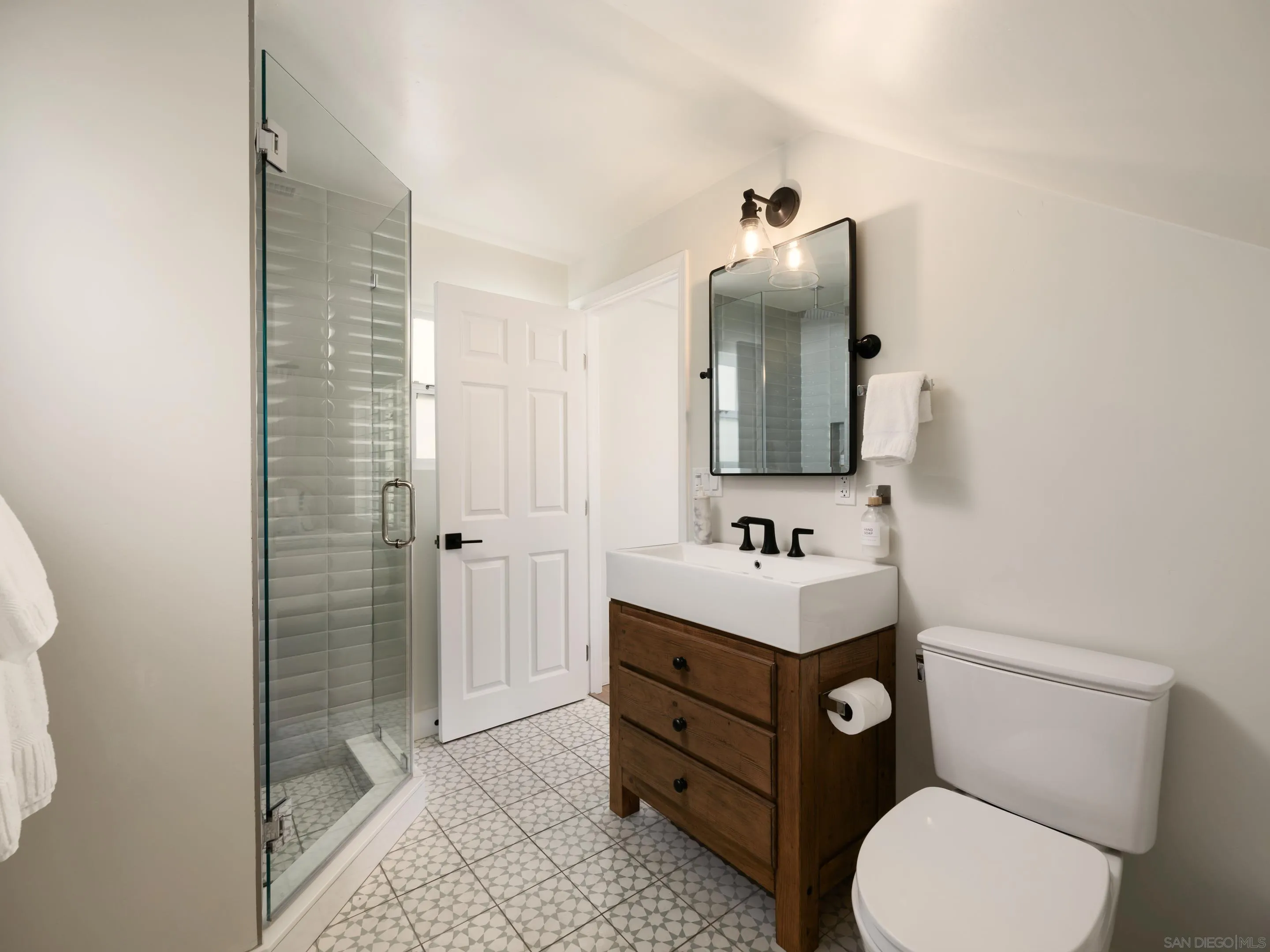 https://cdn.realtyfeed.com/cdn/127/260006129/a3906af200339cbd818da785c80e9cab.webp