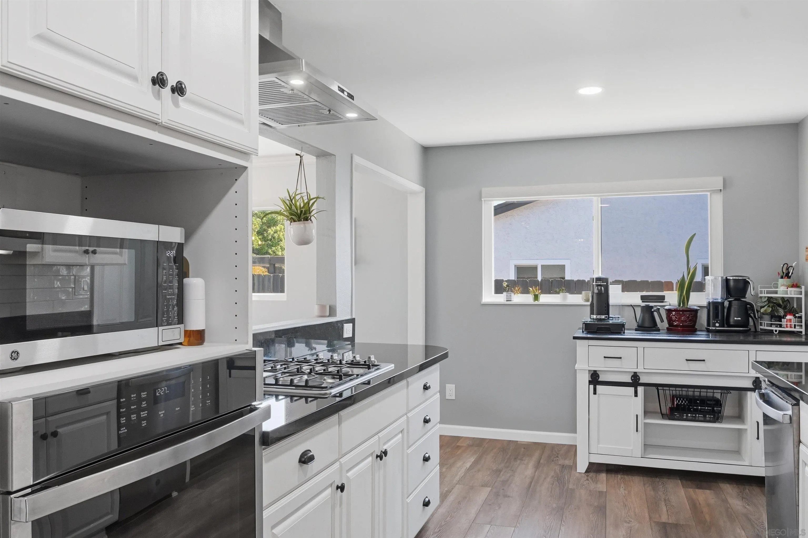 https://cdn.realtyfeed.com/cdn/127/260006131/99ba9c5d8f193eec21c24b55d0c5e3d3.webp