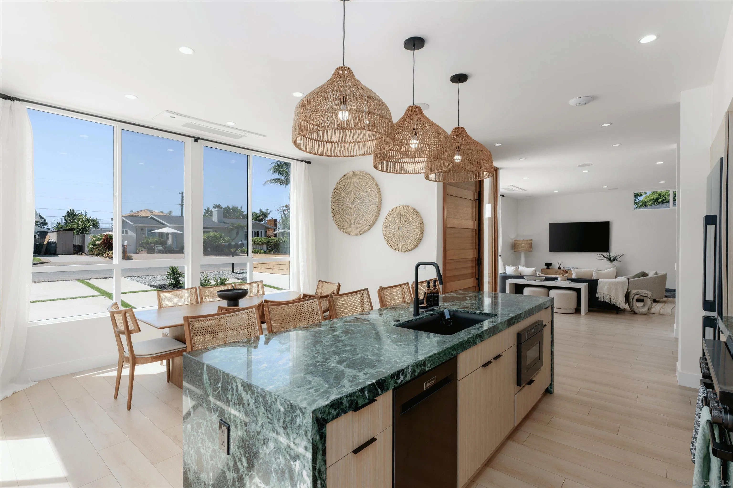 5140 Los Robles Dr, Carlsbad, CA, 92008