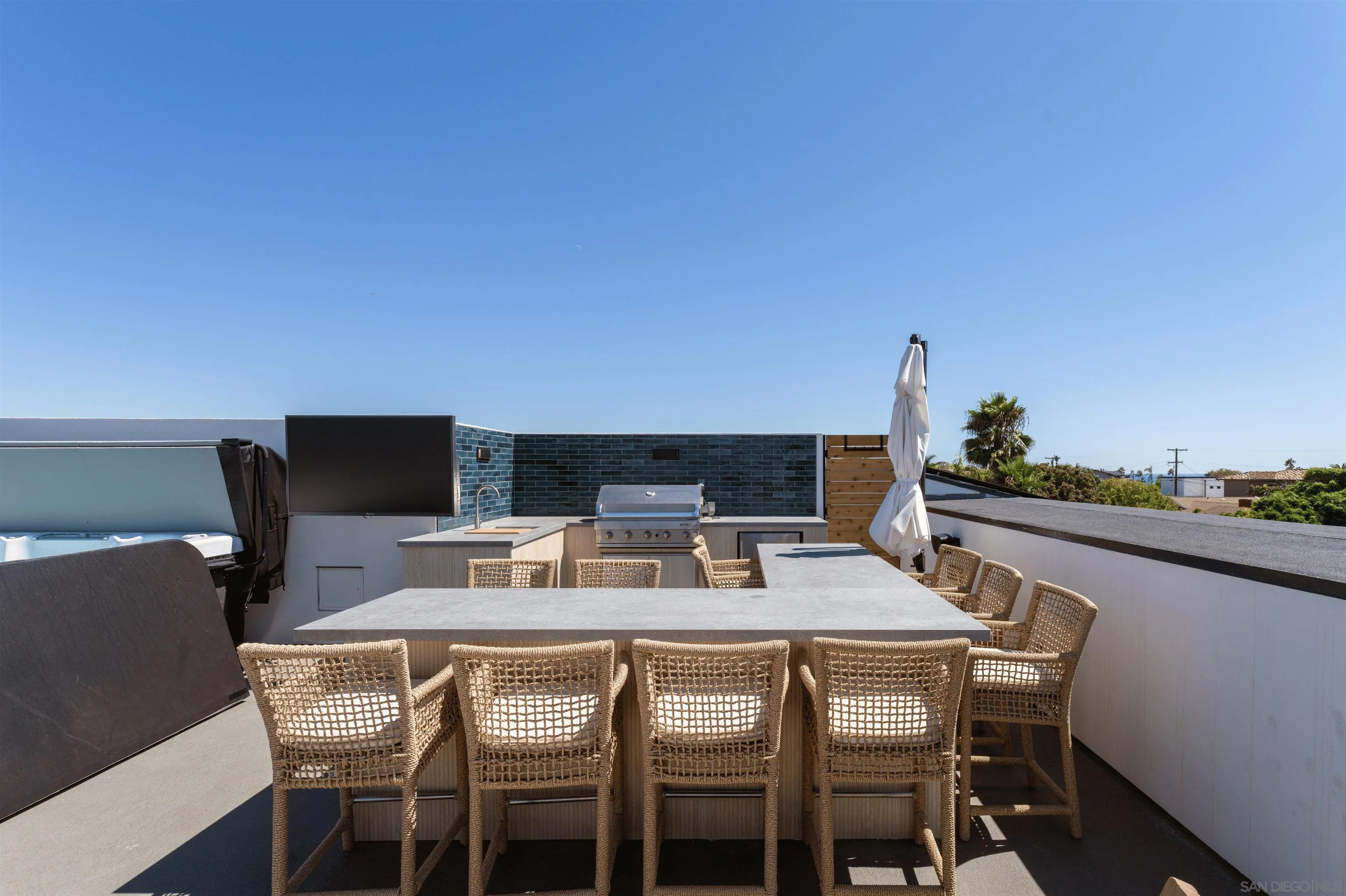 5140 Los Robles Dr, Carlsbad, CA, 92008