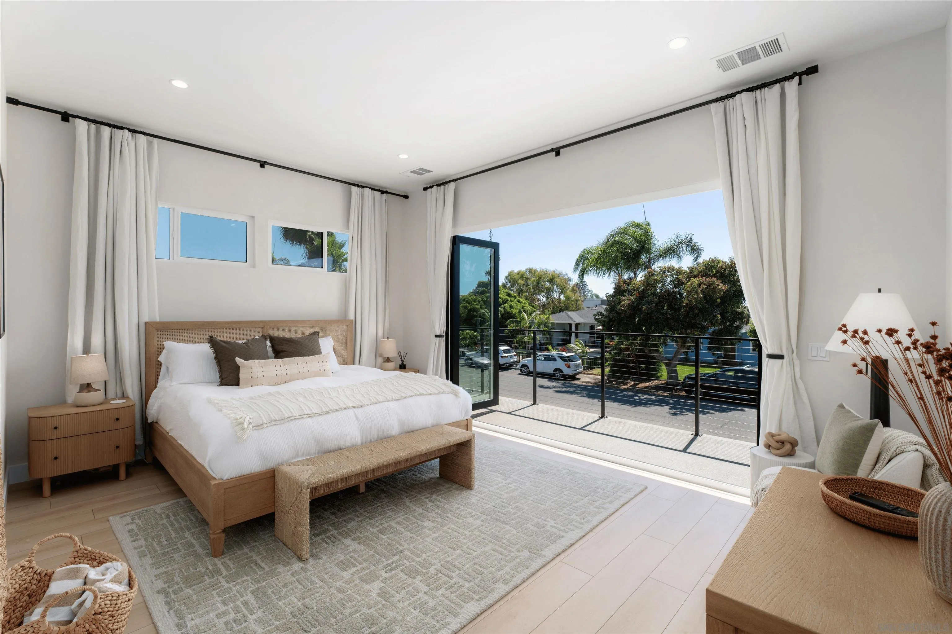 5140 Los Robles Dr, Carlsbad, CA, 92008