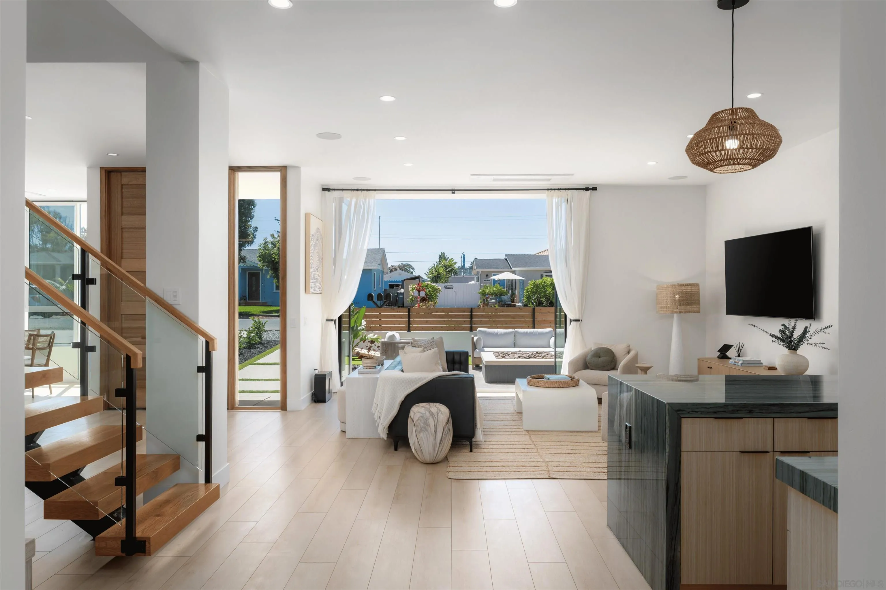 5140 Los Robles Dr, Carlsbad, CA, 92008