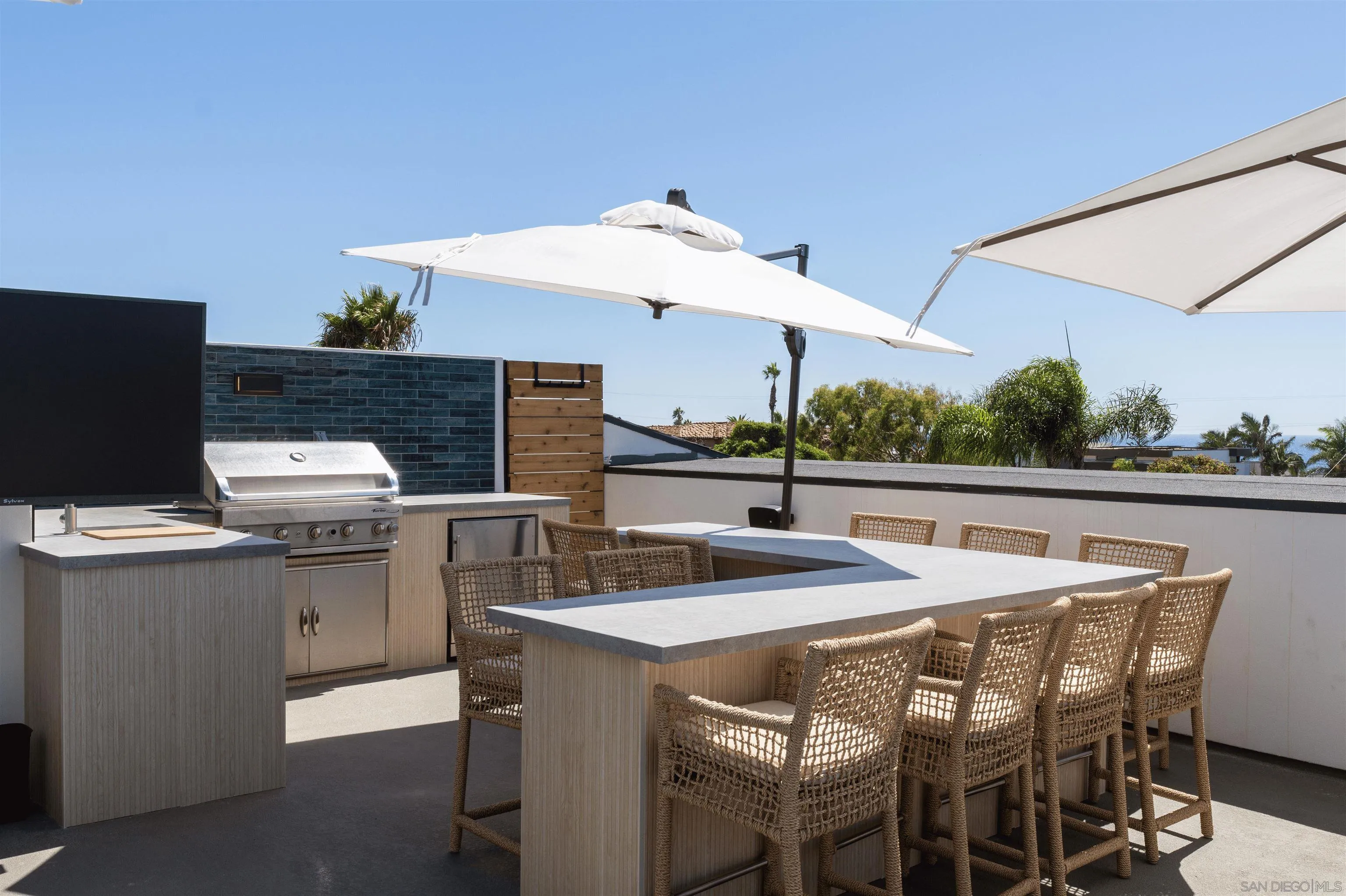 5140 Los Robles Dr, Carlsbad, CA, 92008