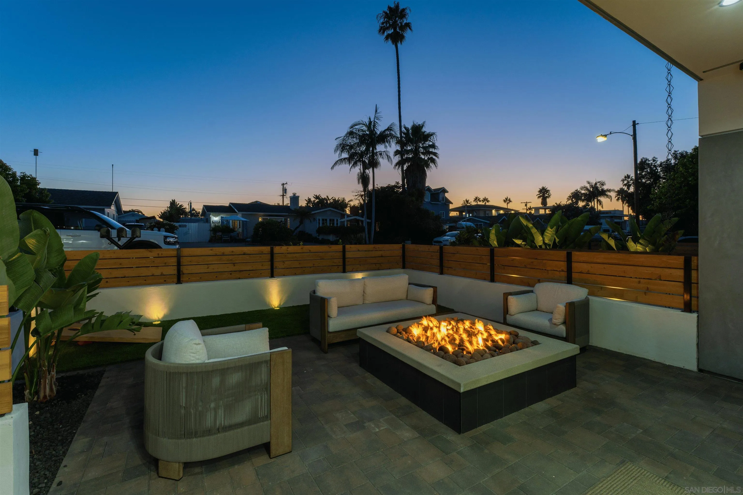5140 Los Robles Dr, Carlsbad, CA, 92008