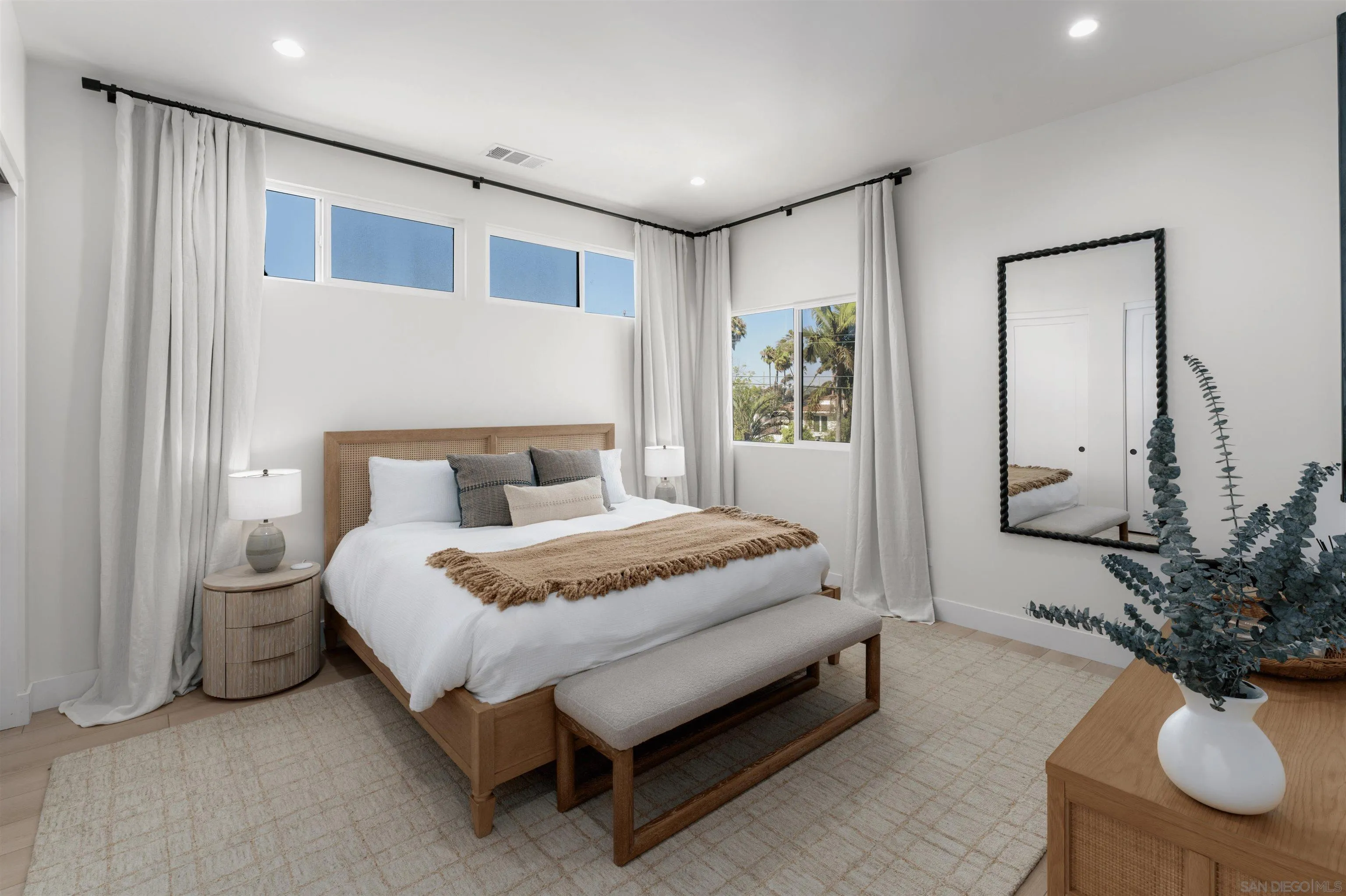 5140 Los Robles Dr, Carlsbad, CA, 92008