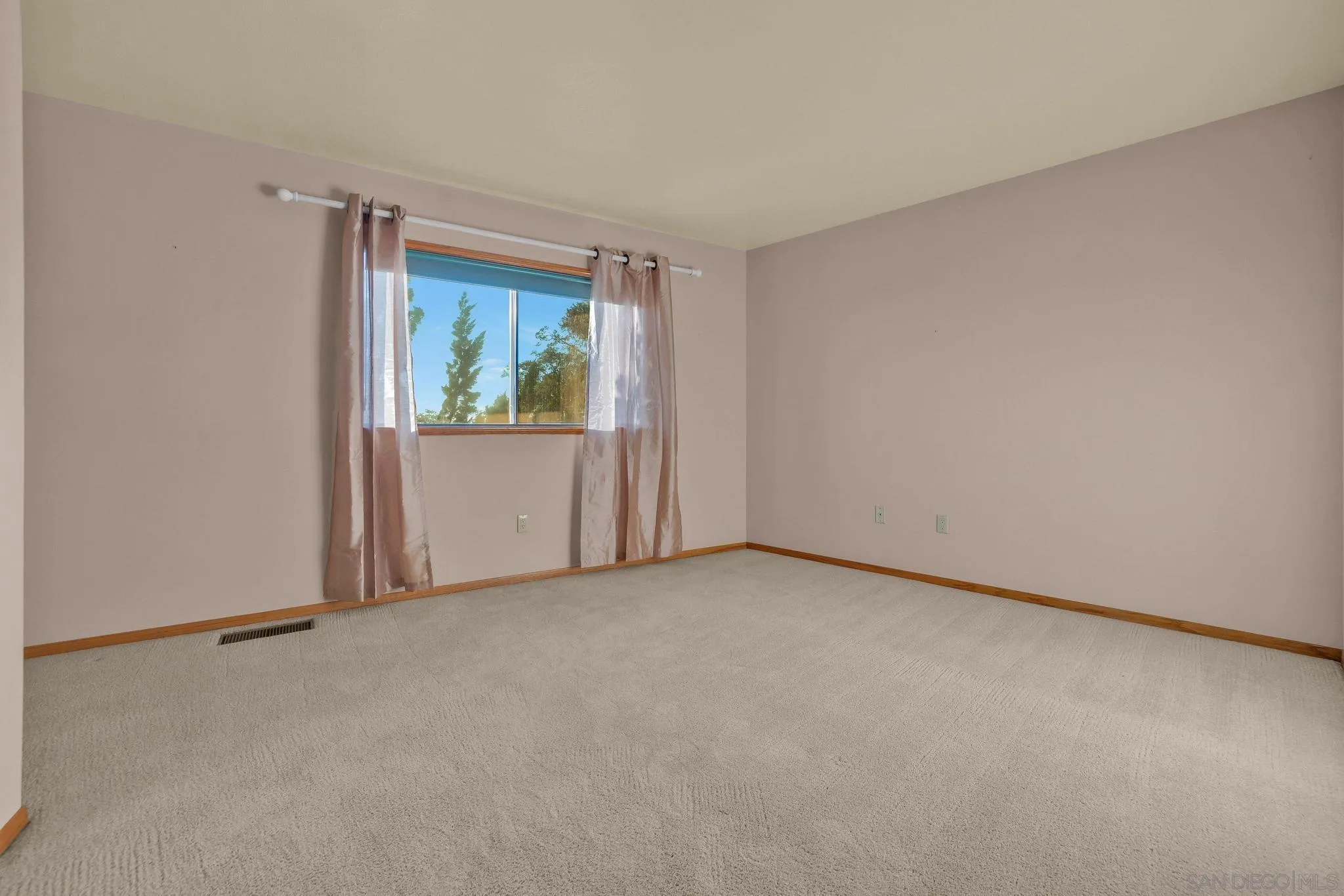 https://cdn.realtyfeed.com/cdn/127/260006134/0db32ee26d601c74d7ec072df1e61838.webp