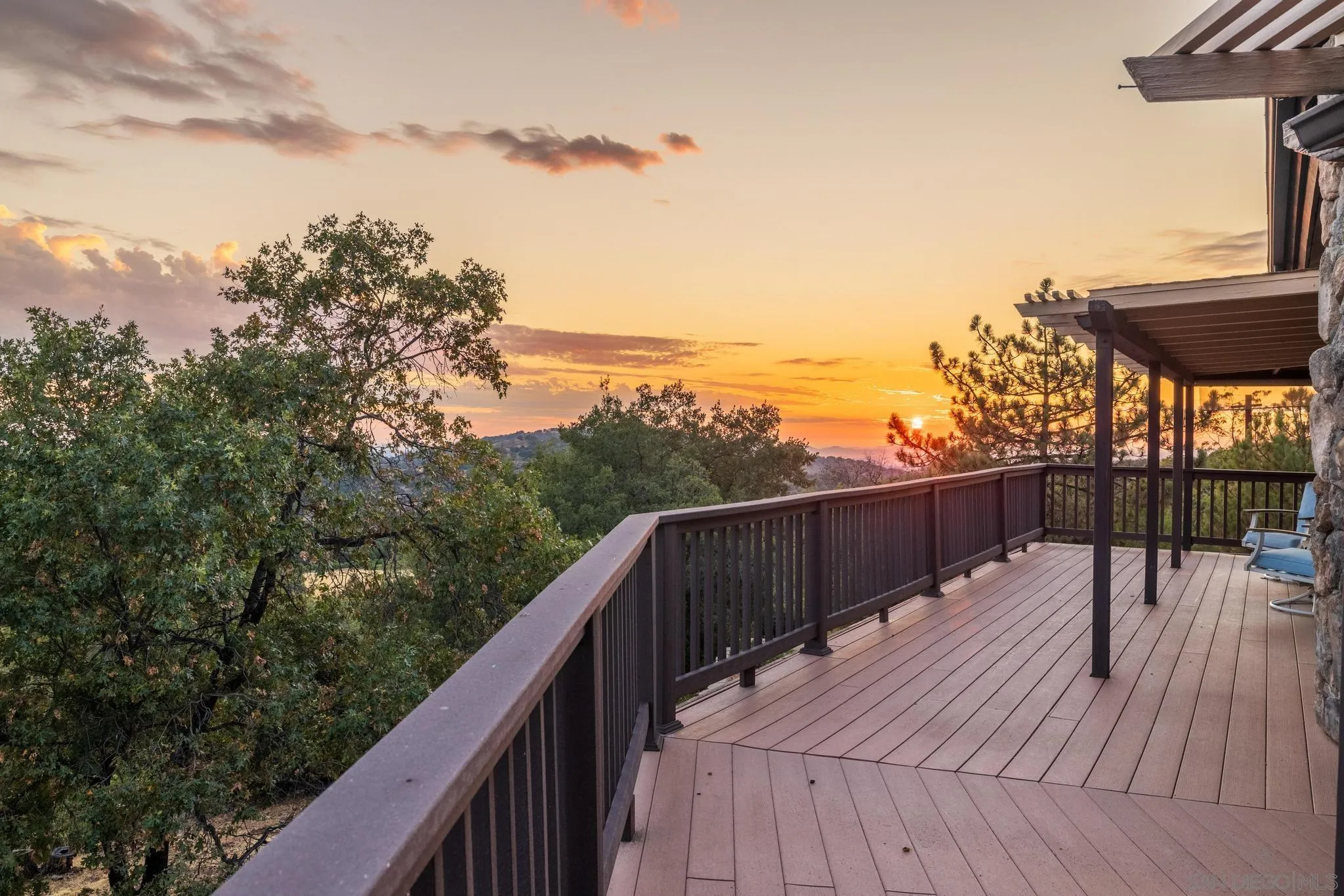 https://cdn.realtyfeed.com/cdn/127/260006134/9567405f3cc79a7192300f086b90a114.webp
