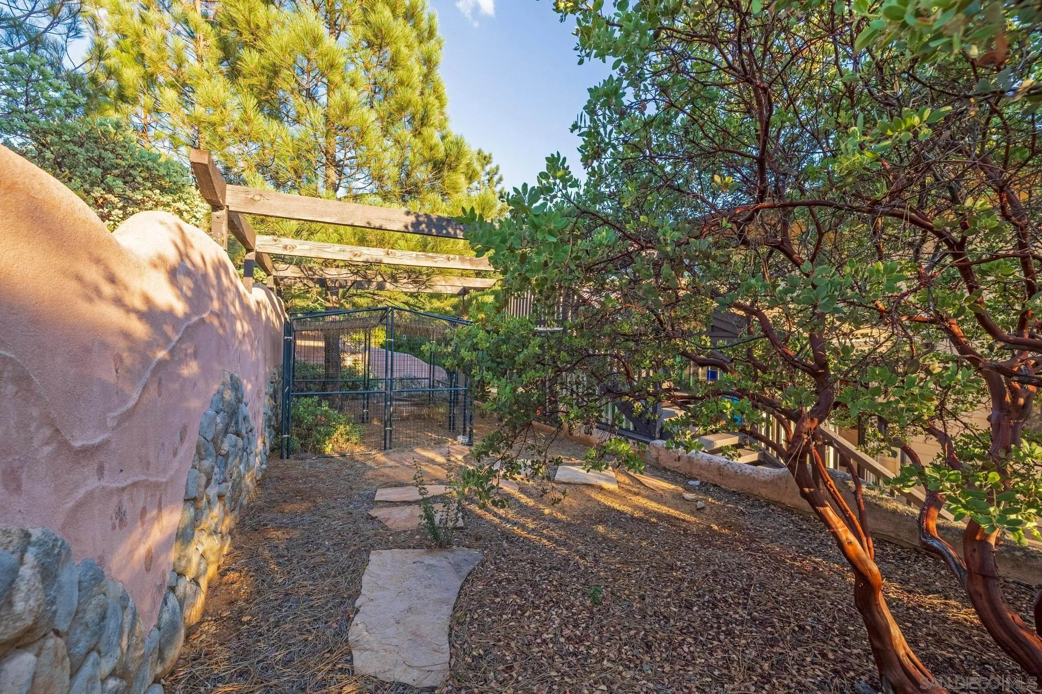 https://cdn.realtyfeed.com/cdn/127/260006134/de14db1d80e539d81b91d6e945c4270d.webp