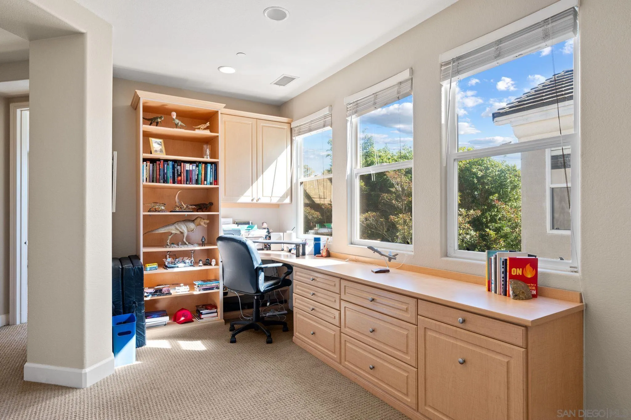 https://cdn.realtyfeed.com/cdn/127/260006136/25c040c70916bd422a136cee5599bff6.webp