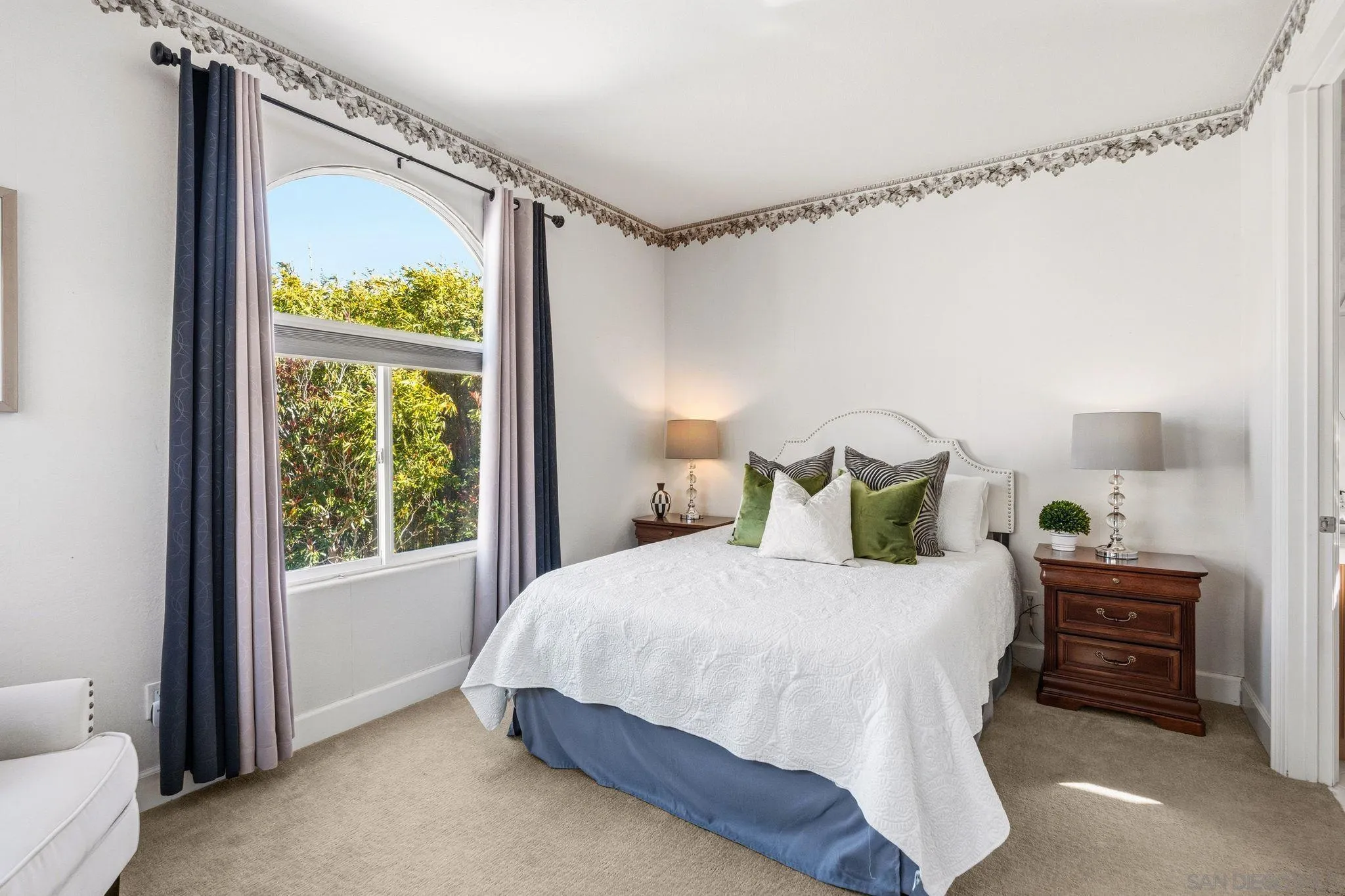 https://cdn.realtyfeed.com/cdn/127/260006136/362d6e3cf8523edece5cf25cc1fda011.webp
