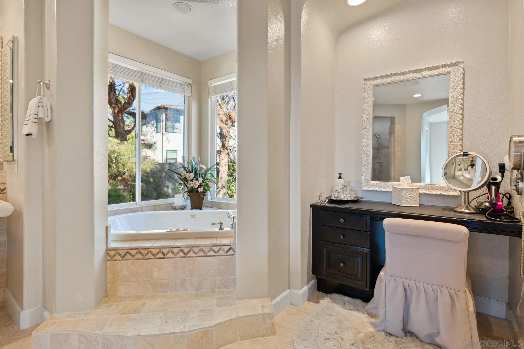 https://cdn.realtyfeed.com/cdn/127/260006136/533a2cb0d38f0313702ebfff81c27bd8.webp