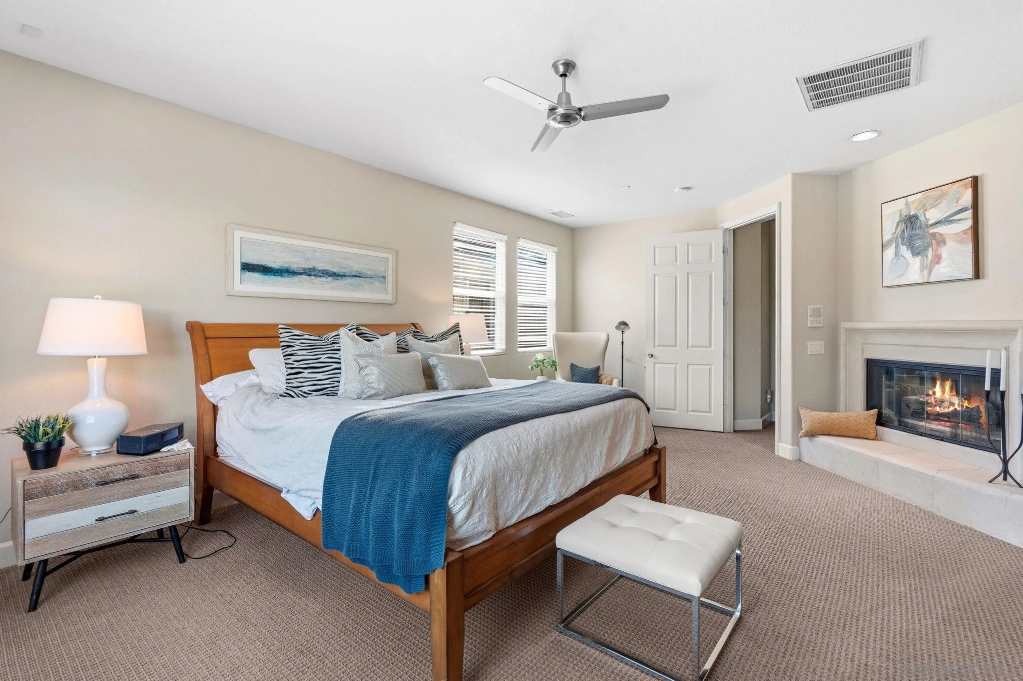 https://cdn.realtyfeed.com/cdn/127/260006136/f09c9a269571ad4be5a44aa2801f3256.webp