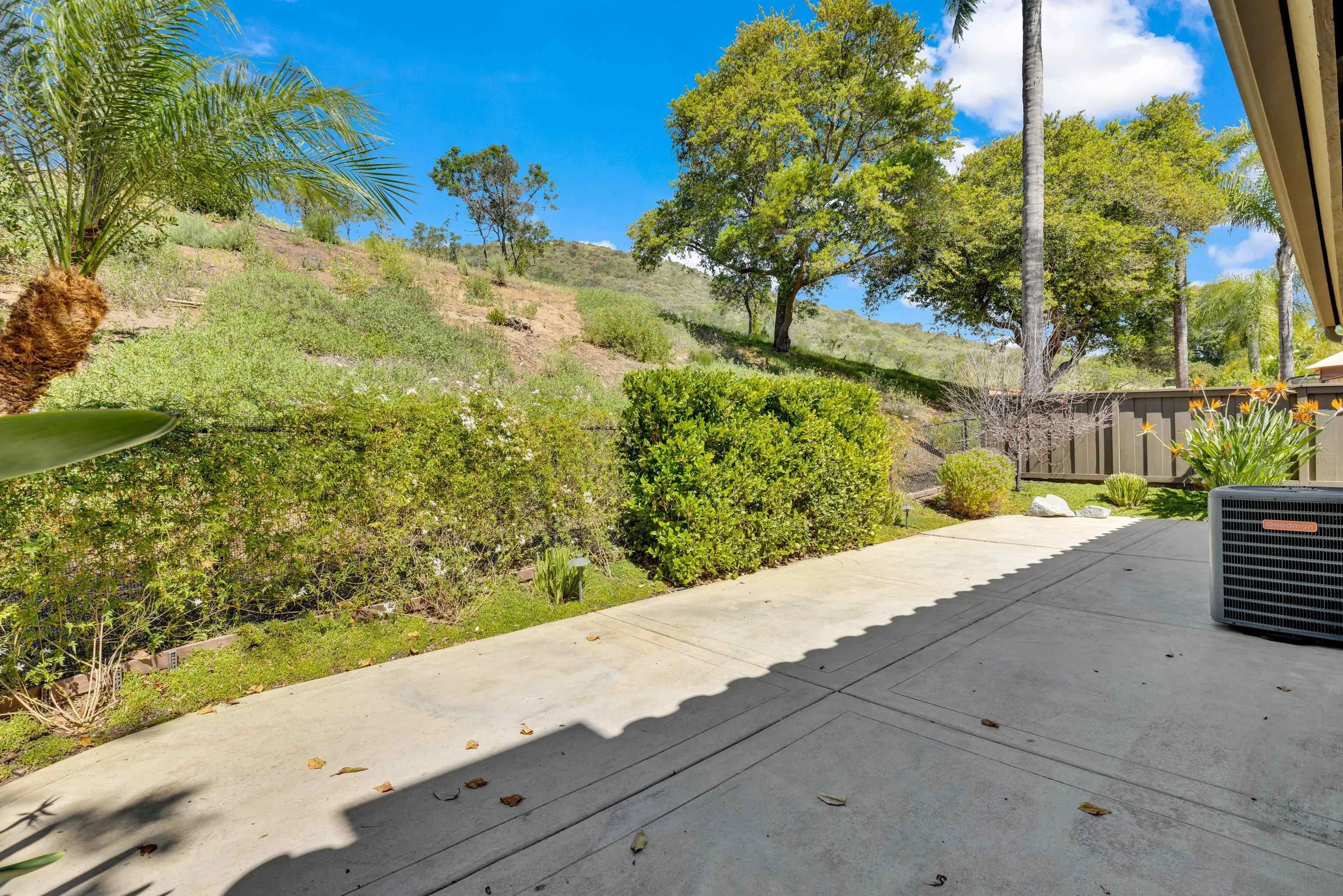 https://cdn.realtyfeed.com/cdn/127/260006138/0c8694cfb5cd023de43628ea8f5f677f.webp