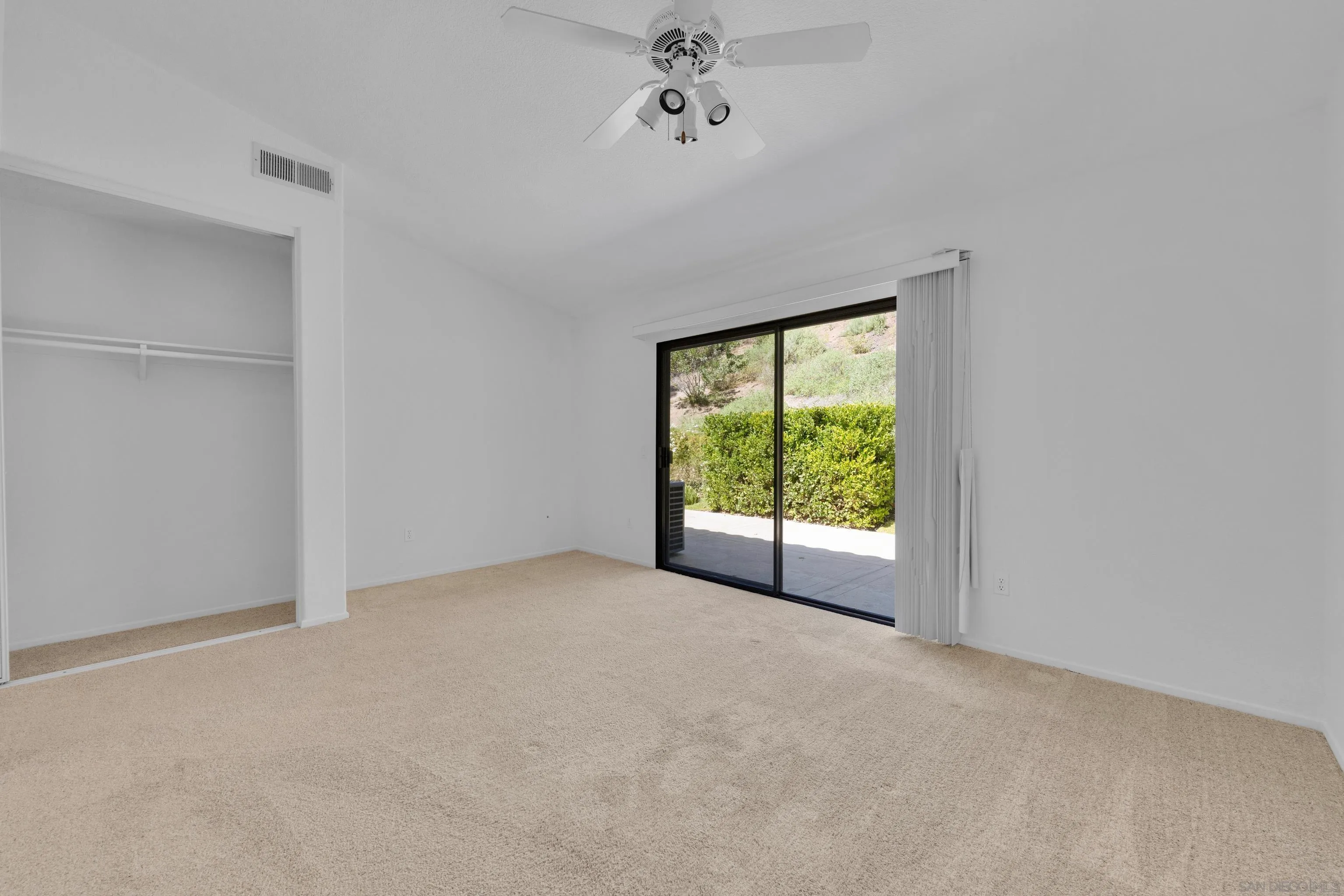 https://cdn.realtyfeed.com/cdn/127/260006138/17d5799113c6af0937781dab87cdfed0.webp