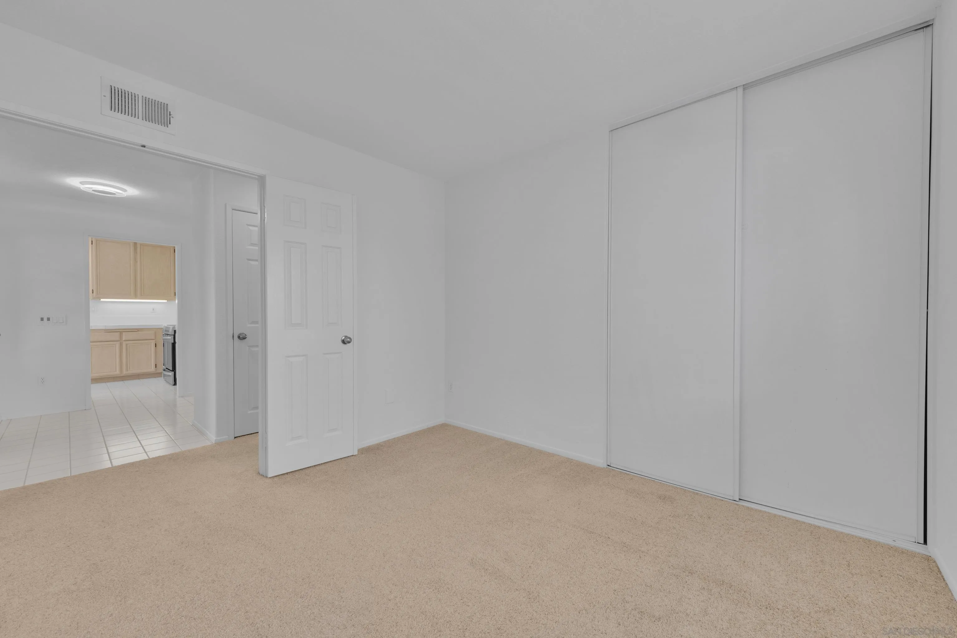 https://cdn.realtyfeed.com/cdn/127/260006138/44ccfbd8b68103ccf6fab493426eebad.webp