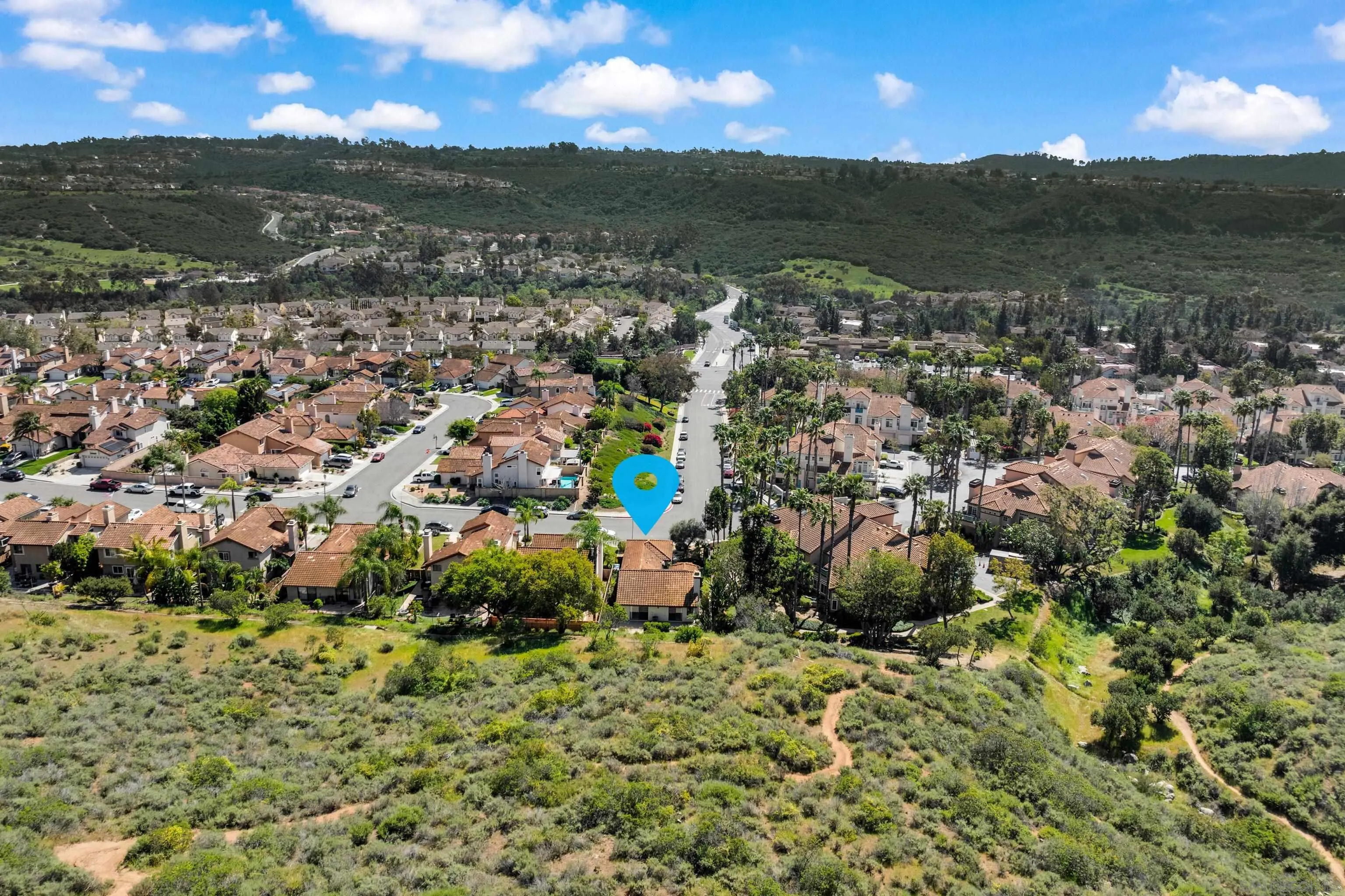 https://cdn.realtyfeed.com/cdn/127/260006138/678ba2e4410b3b1bcf389bfaee07e1b3.webp