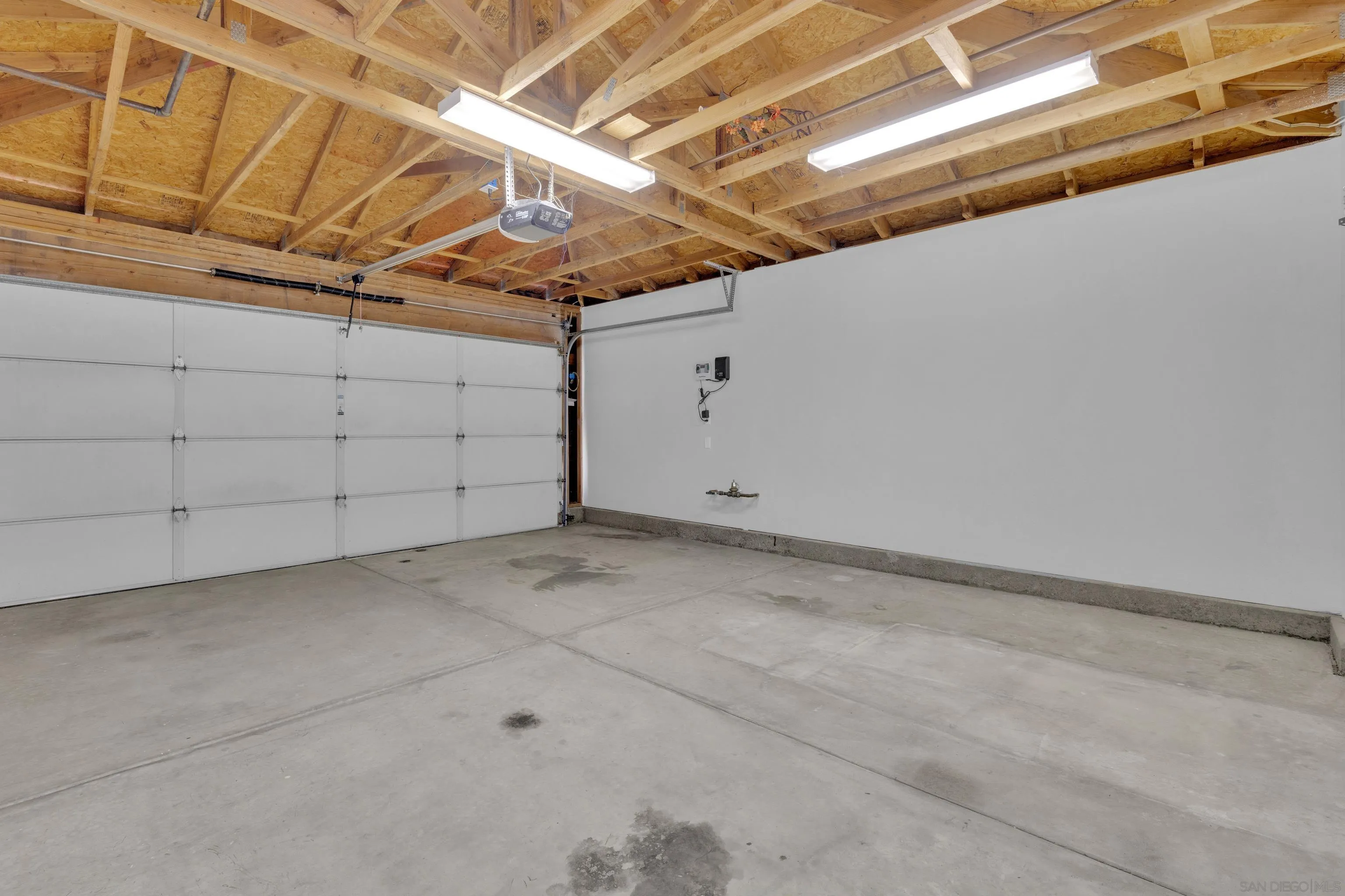https://cdn.realtyfeed.com/cdn/127/260006138/8966bc2c6968d5bf79841efe80fe522e.webp